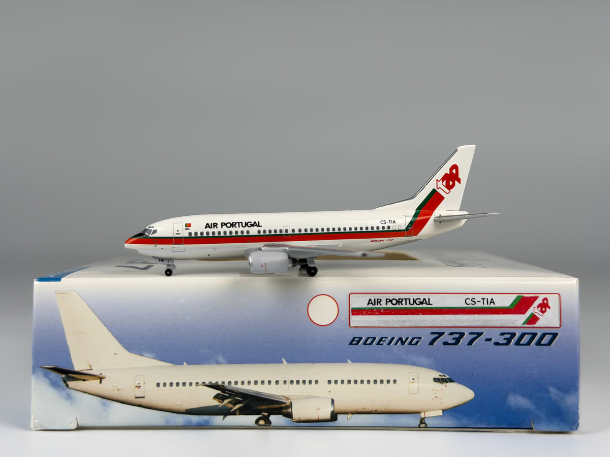TAP Air Portugal Boeing 737-300 1:400 Aeroclassics CS-TIA (ACCSTIA)