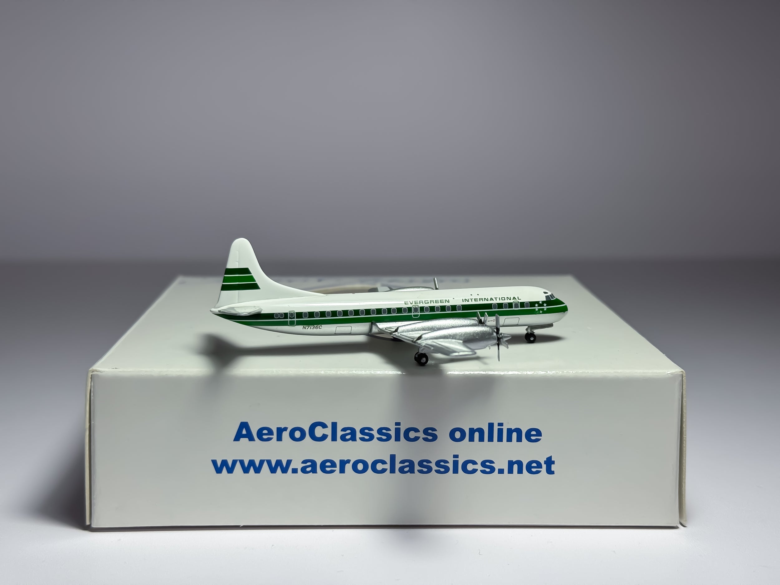 Evergreen International Lockheed L-188 Electra 1:400 Aeroclassics N7136C (ACEIA041)