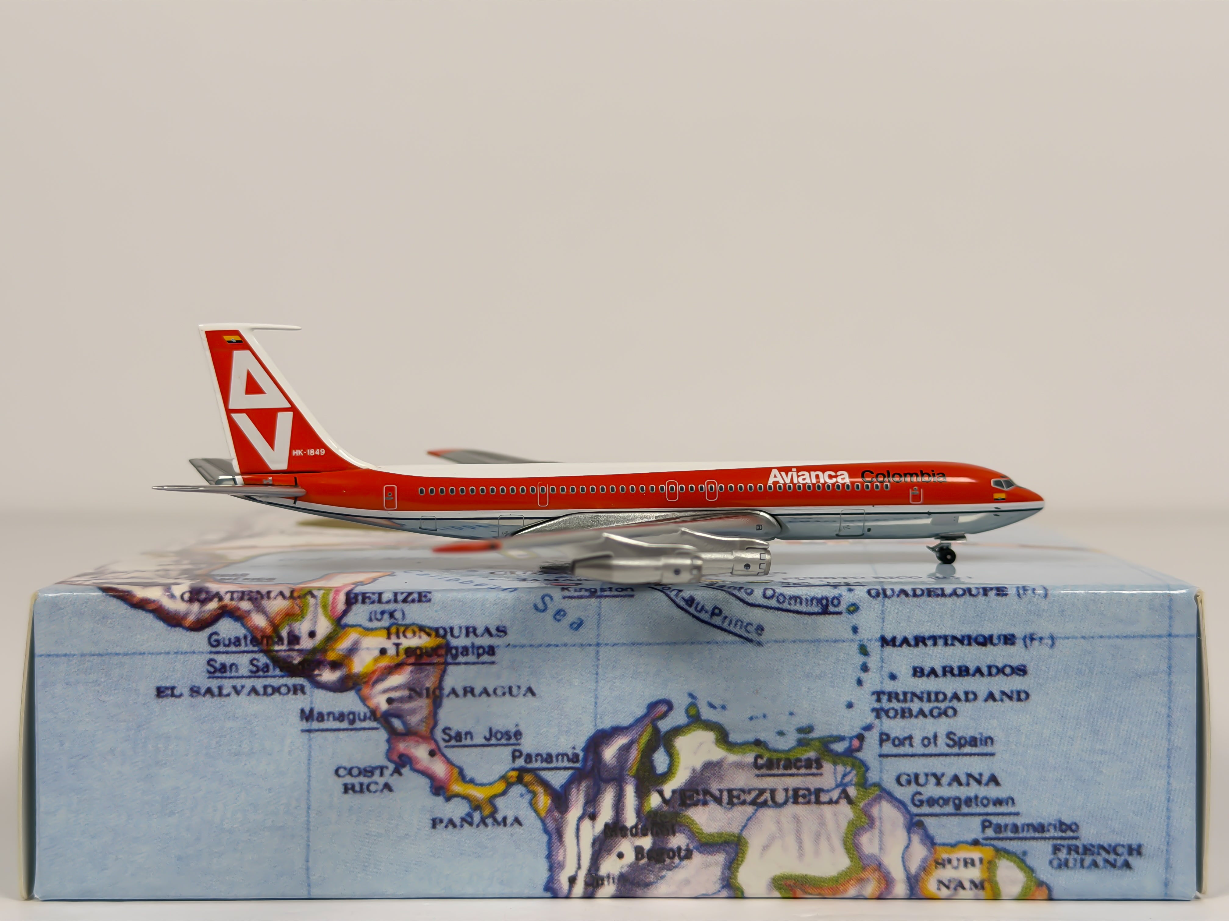 Avianca Colombia Boeing 707-300 1:400 Aeroclassics HK-1849 (ACHK1849)