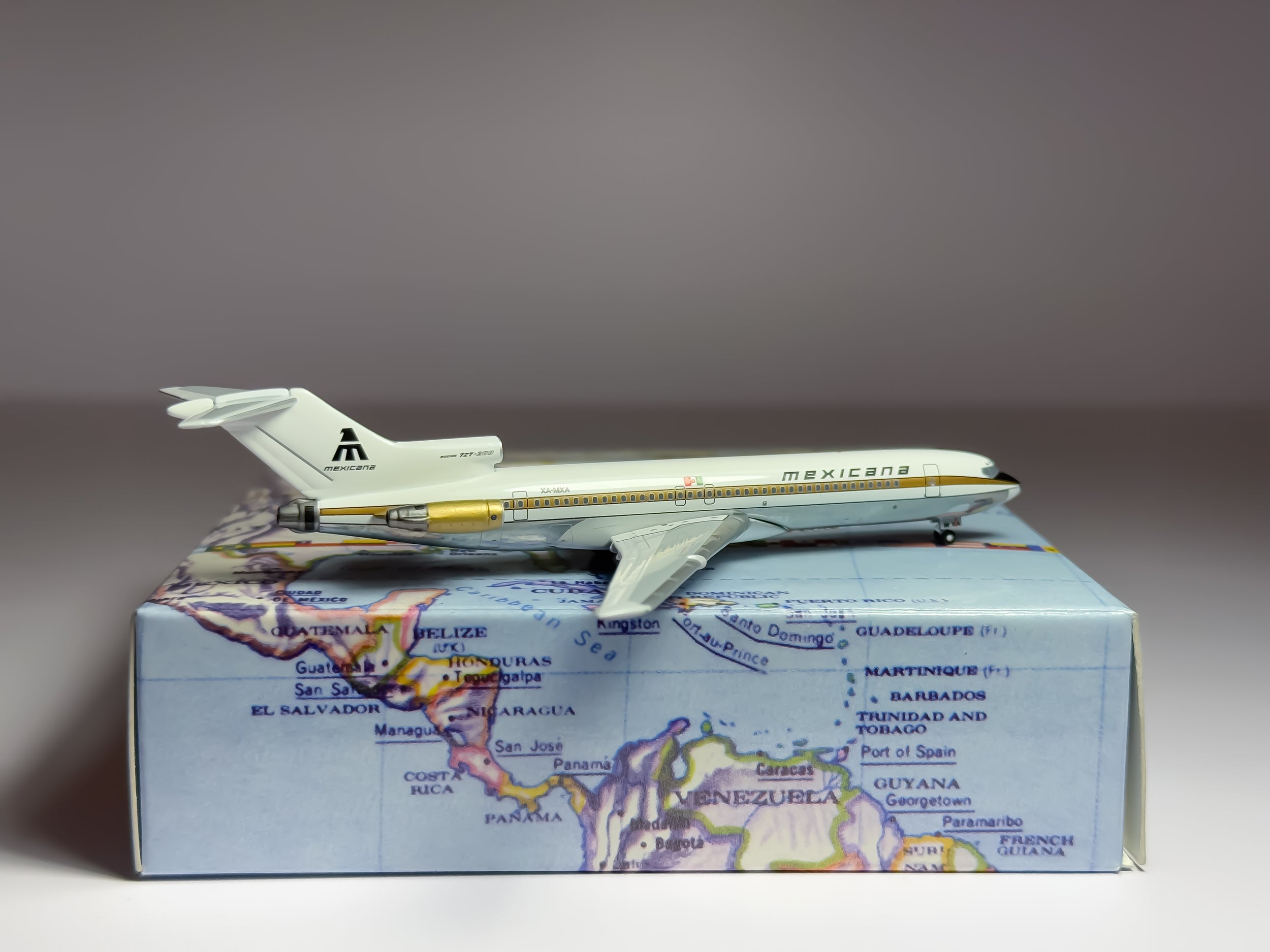 Mexicana Boeing 727-200 1:400 Aeroclassics XA-MXA (ACMEX727)