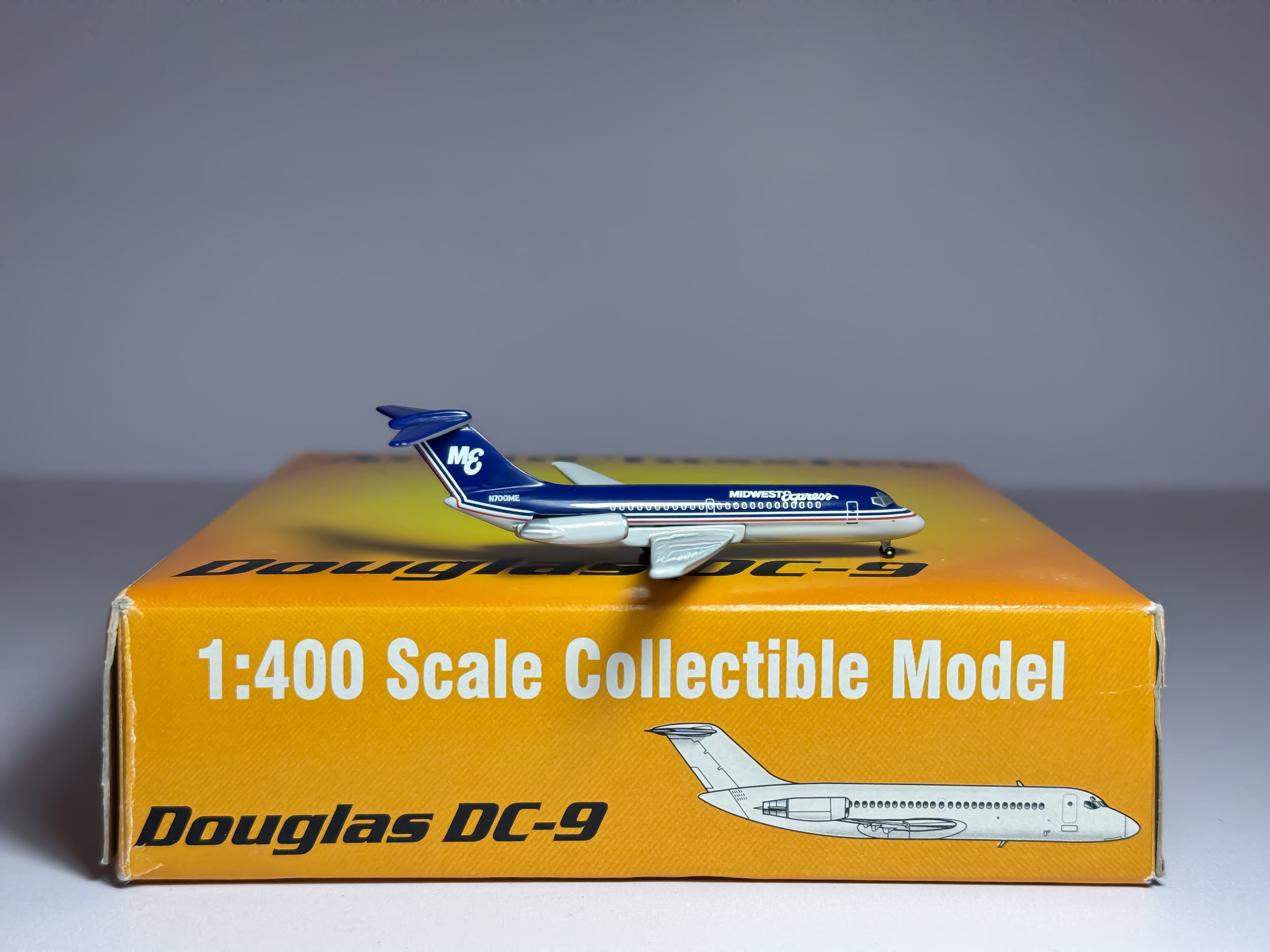 Midwest Airlines Douglas DC-9-10 1:400 Aeroclassics N700ME (ACMWE063)