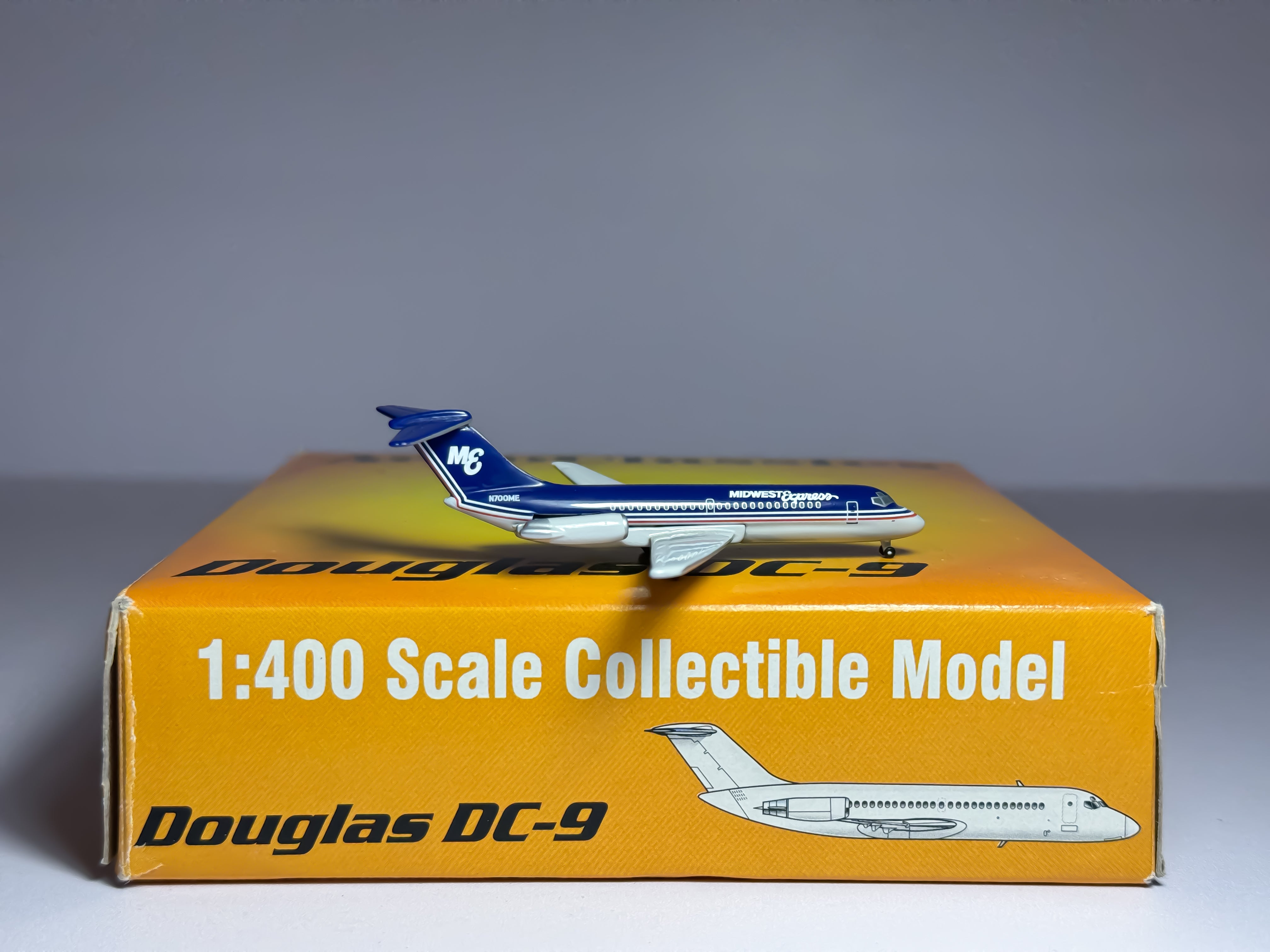 Midwest Airlines Douglas DC-9-10 1:400 Aeroclassics N700ME (ACMWE063)