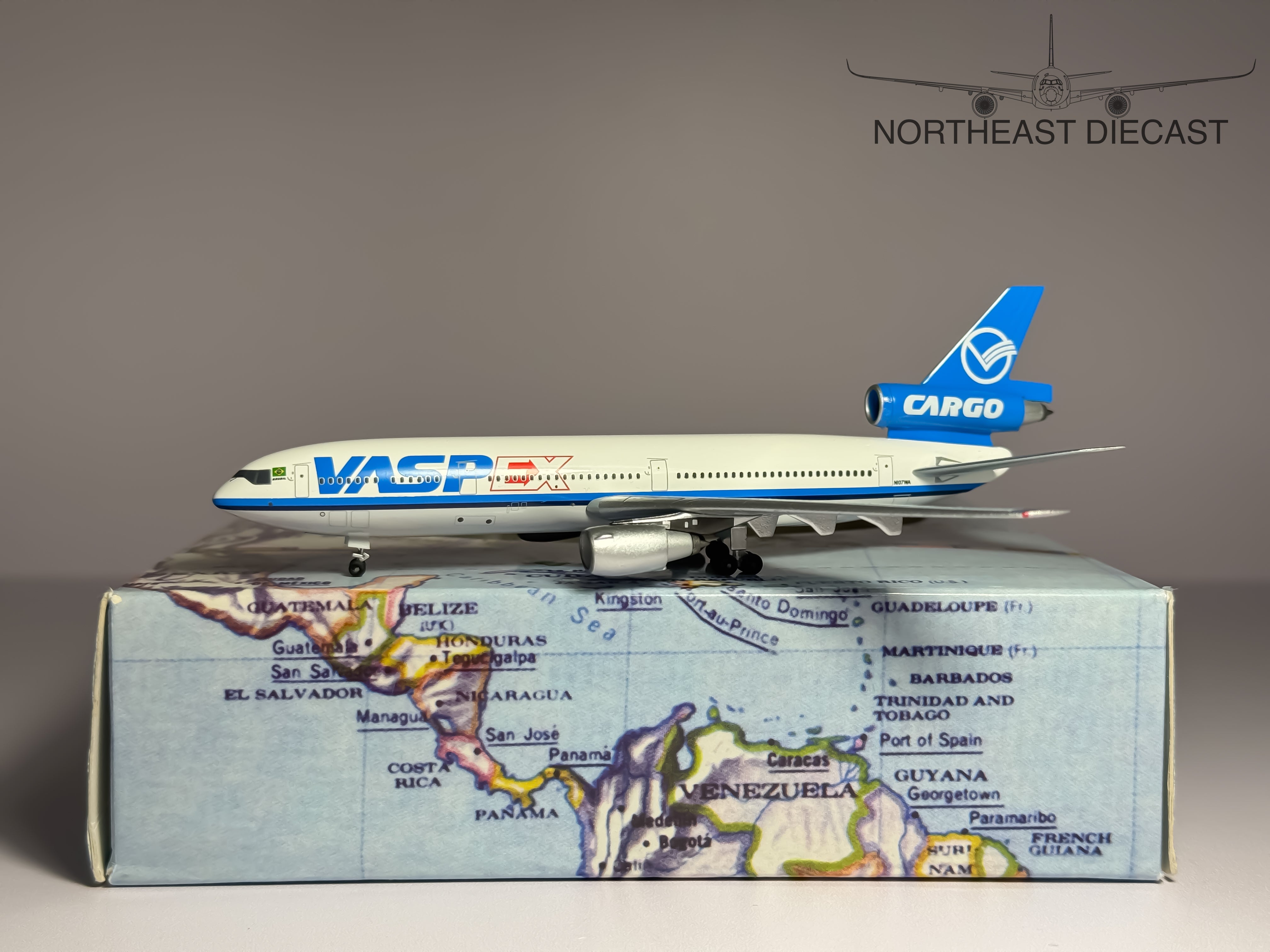 VASP McDonnell Douglas DC-10-30F 1:400 Aeroclassics N107WA (ACN107WA)