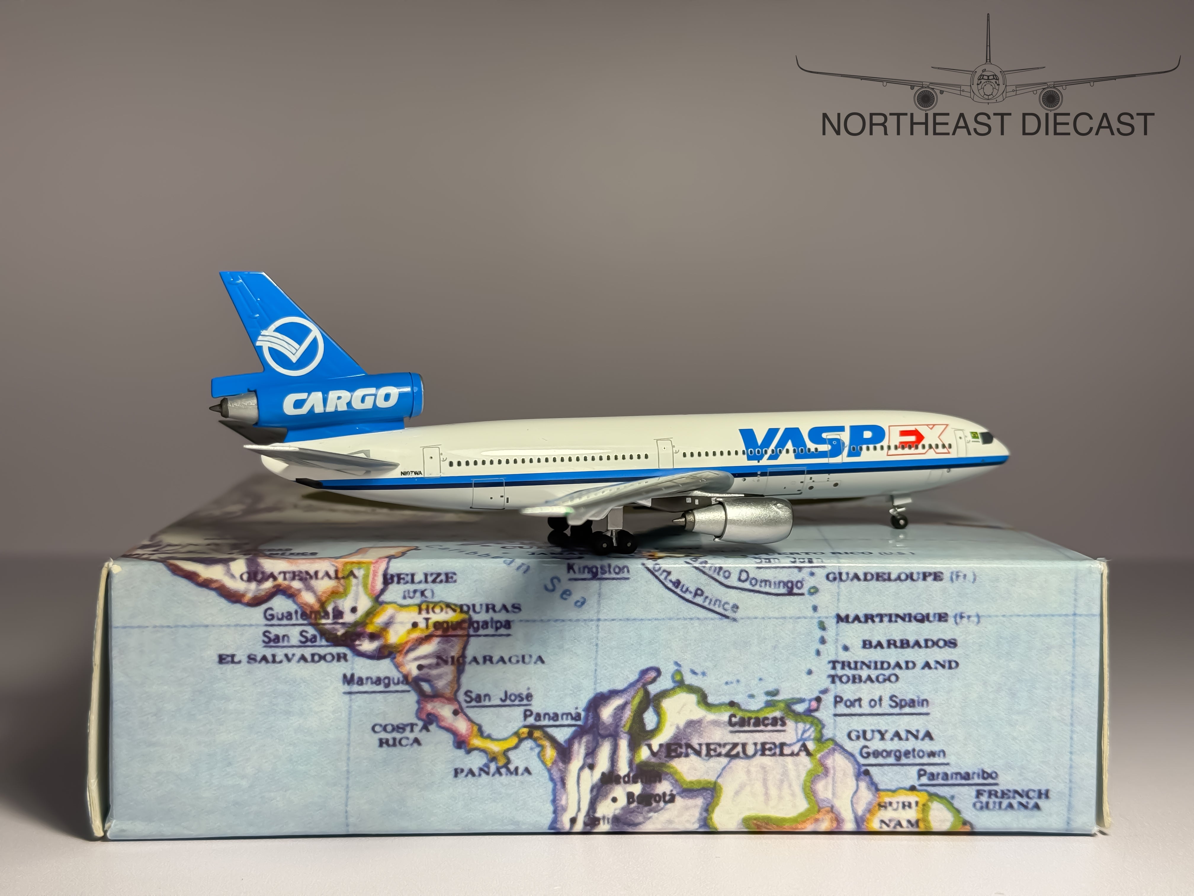 VASP McDonnell Douglas DC-10-30F 1:400 Aeroclassics N107WA (ACN107WA)