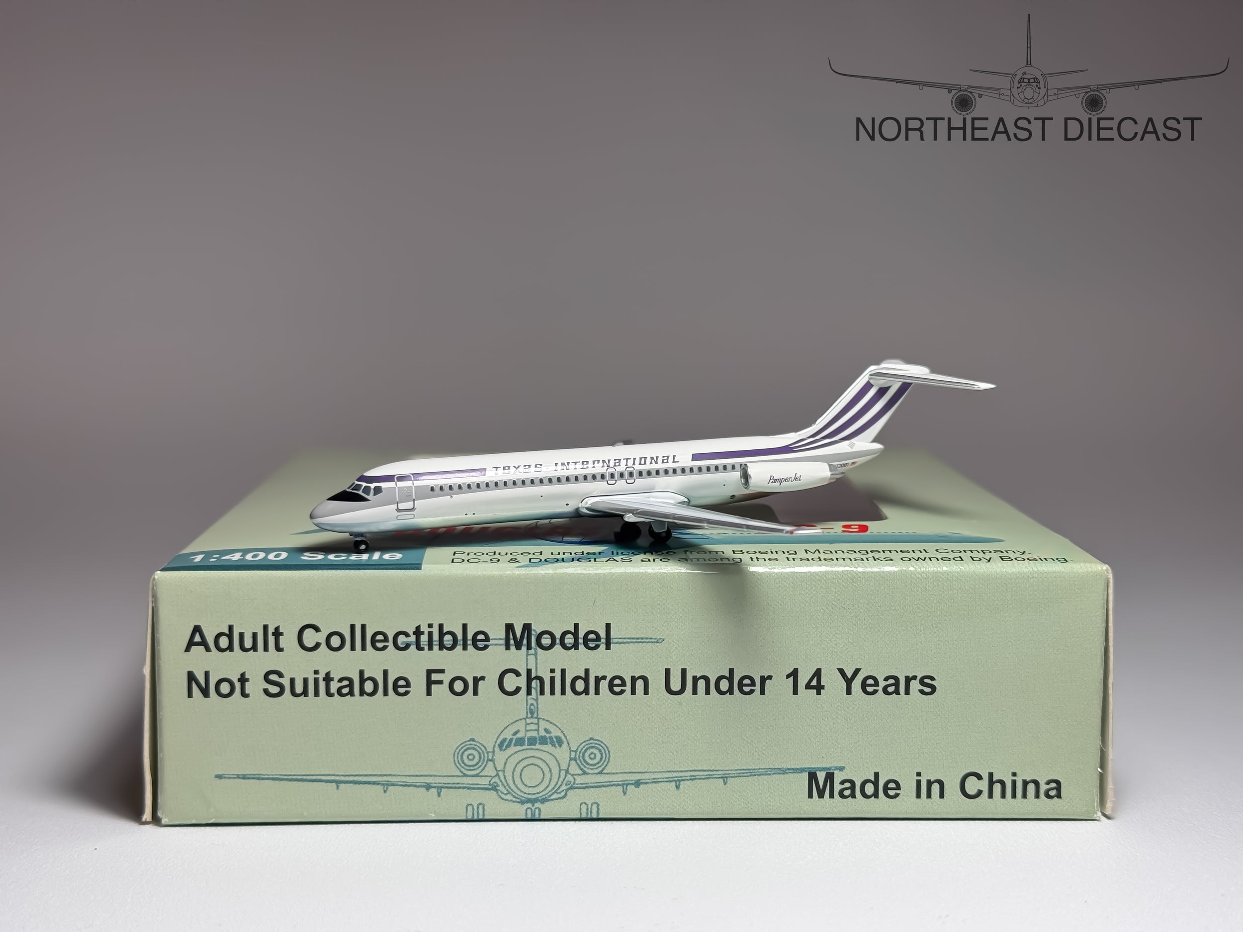 Texas International Douglas DC-9-30 1:400 Aeroclassics N1308T (ACN1308T)
