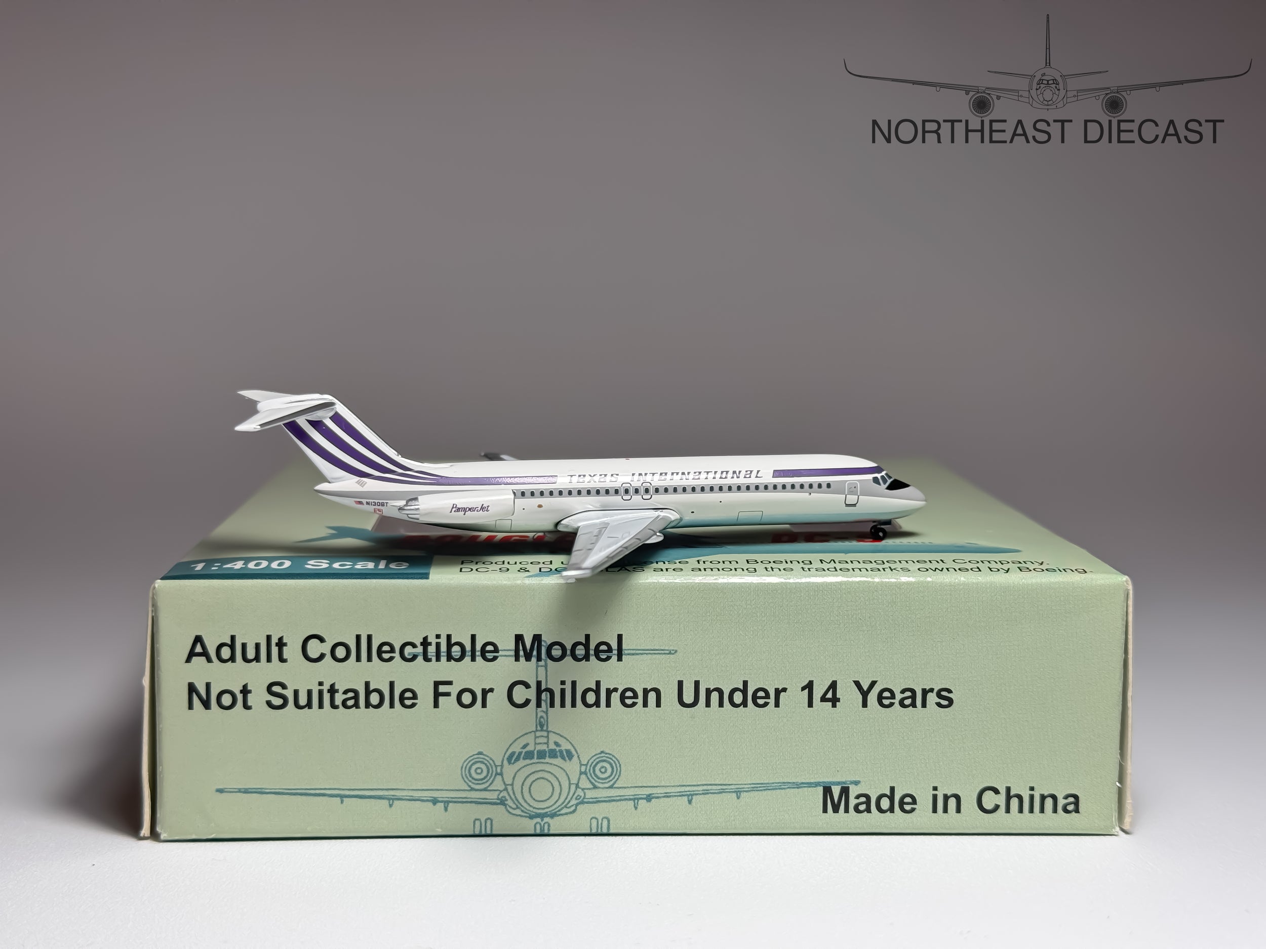 Texas International Douglas DC-9-30 1:400 Aeroclassics N1308T (ACN1308T)