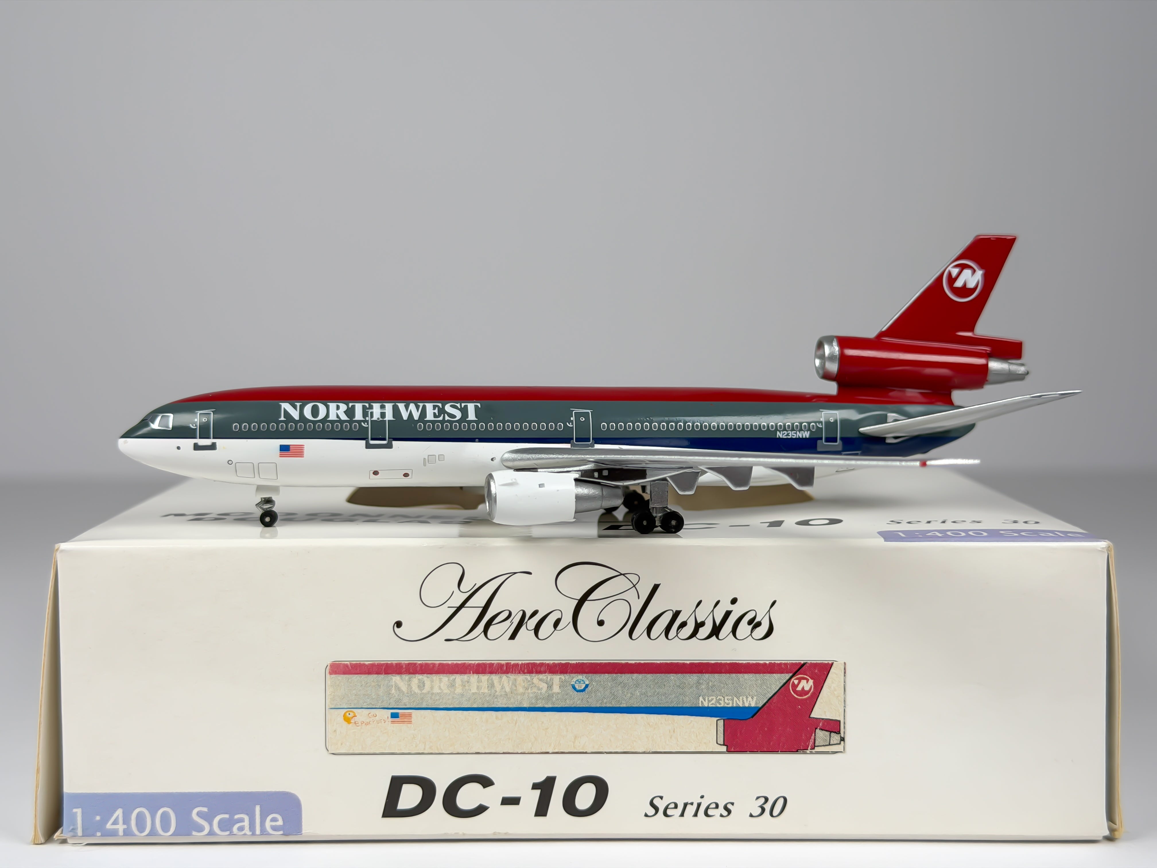 Northwest Airlines McDonnell Douglas DC-10-30 1:400 Aeroclassics N235NW (ACN235NW)