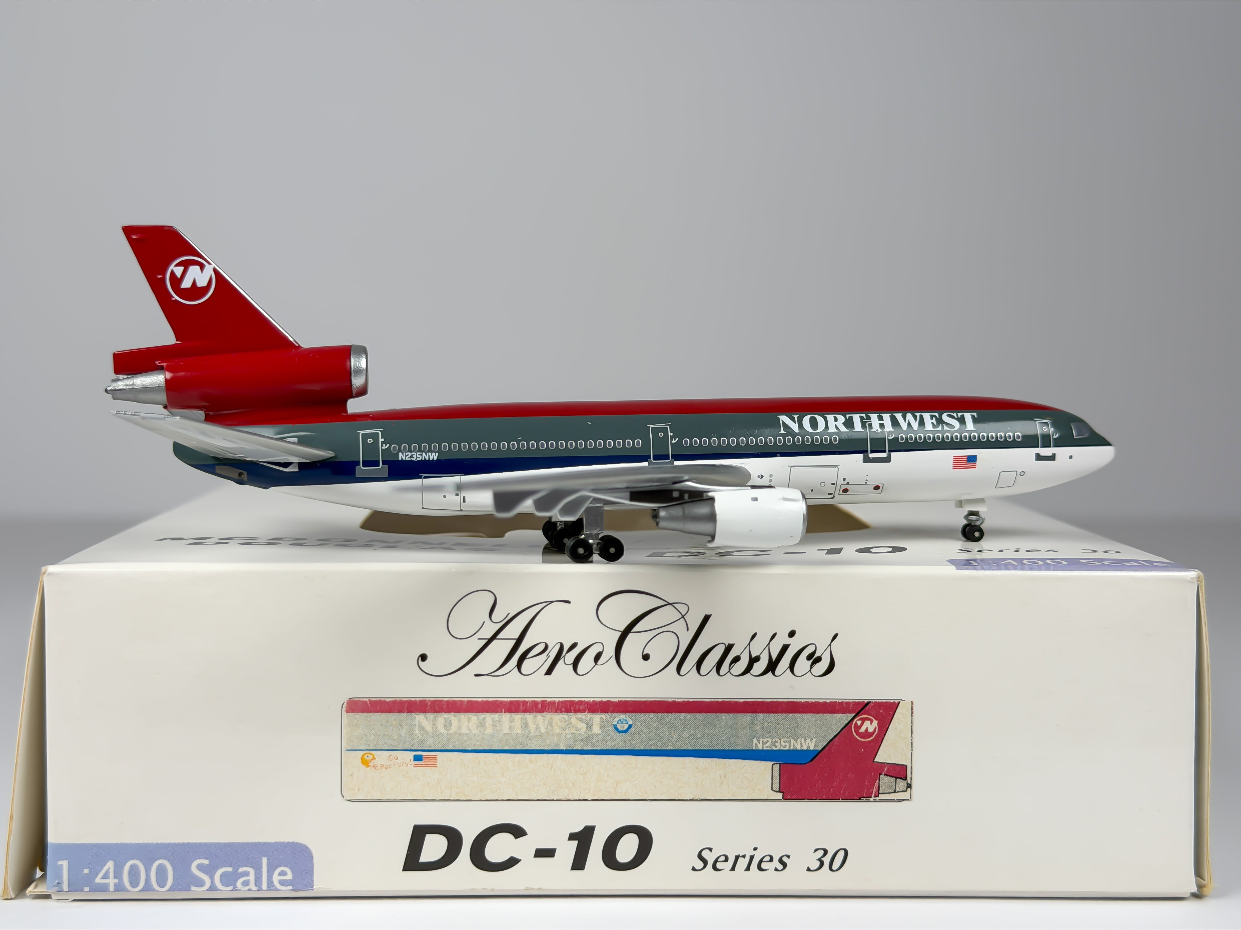 Northwest Airlines McDonnell Douglas DC-10-30 1:400 Aeroclassics N235NW (ACN235NW)