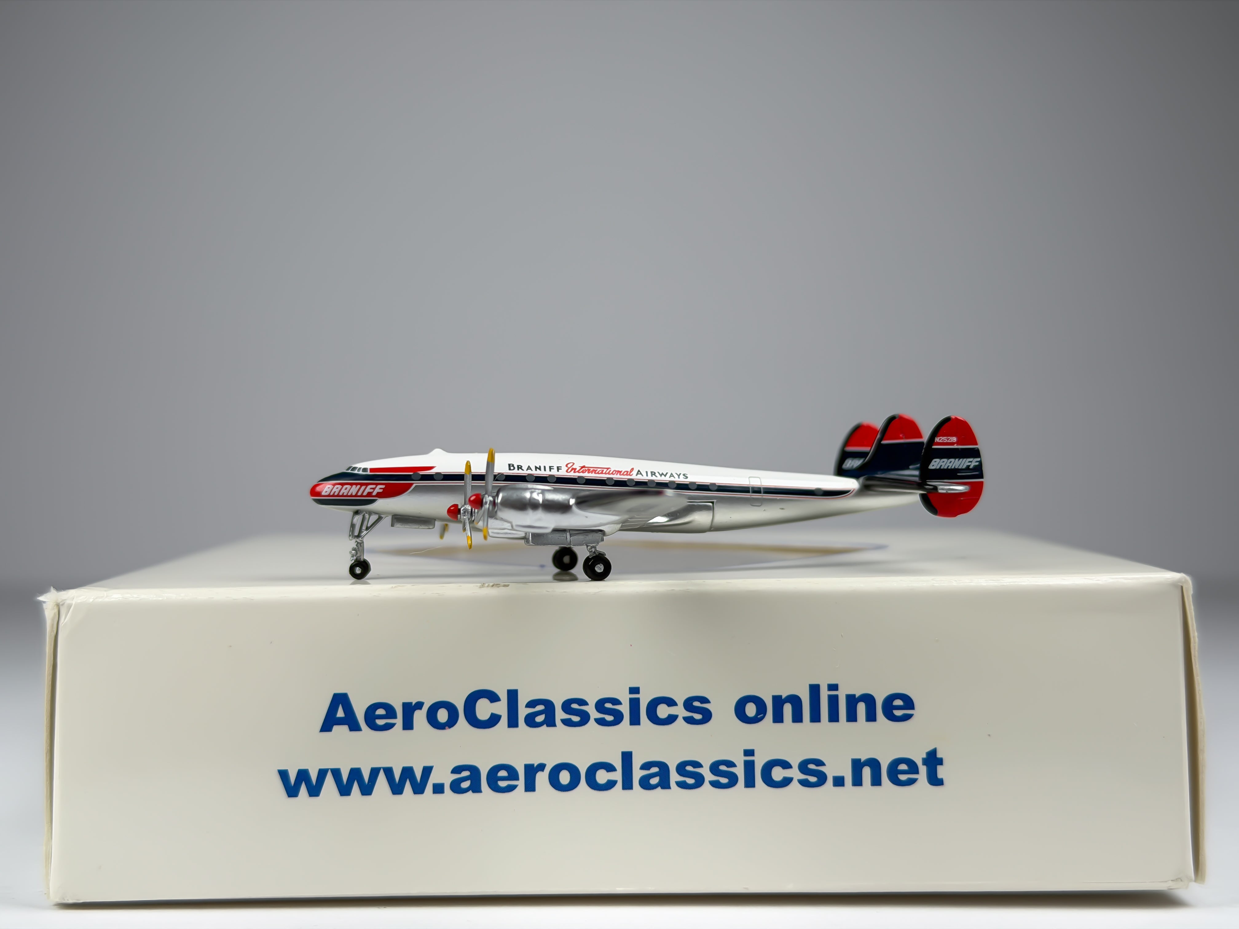 Braniff International Lockheed L-749 1:400 Aeroclassics N2521B (ACN2521B)
