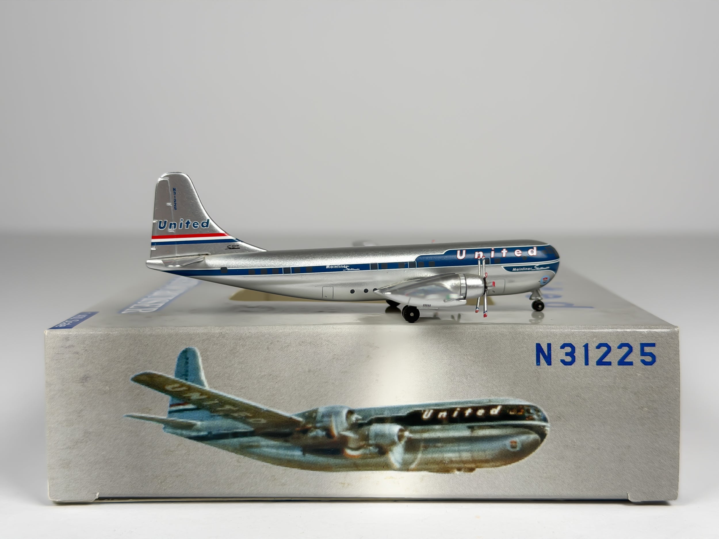 United Airlines Boeing 377 Stratocruiser 1:400 Aeroclassics N31225 (ACN31225)