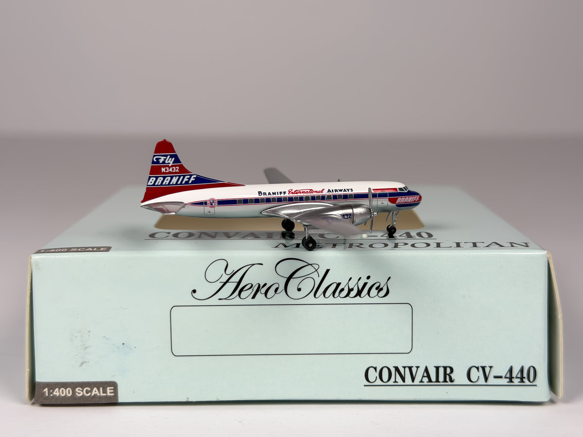 Braniff International Convair CV-440 1:400 Aeroclassics N3432 (ACN3432)