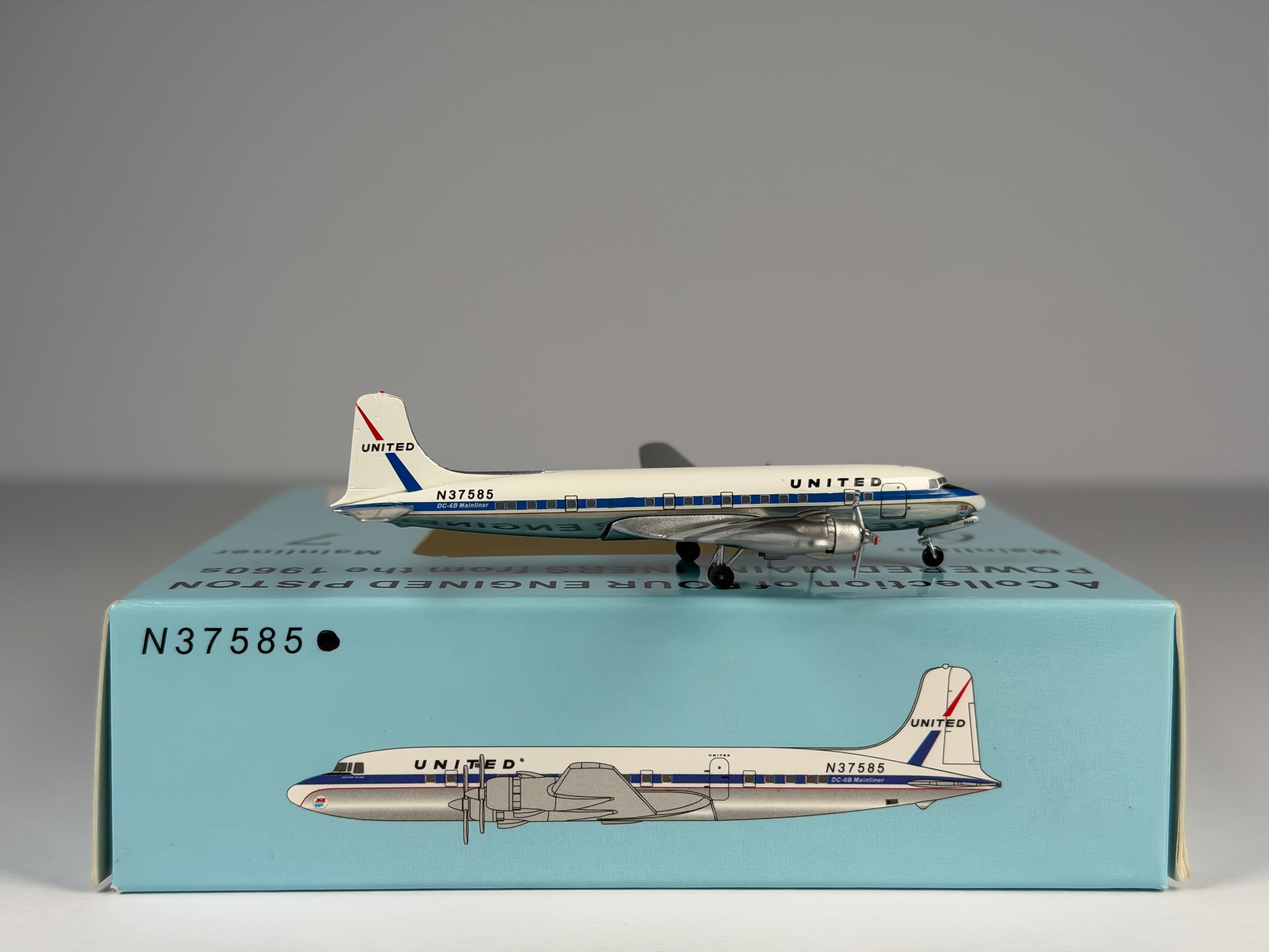 United Airlines Douglas DC-6 1:400 Aeroclassics N37585 (ACN37585)