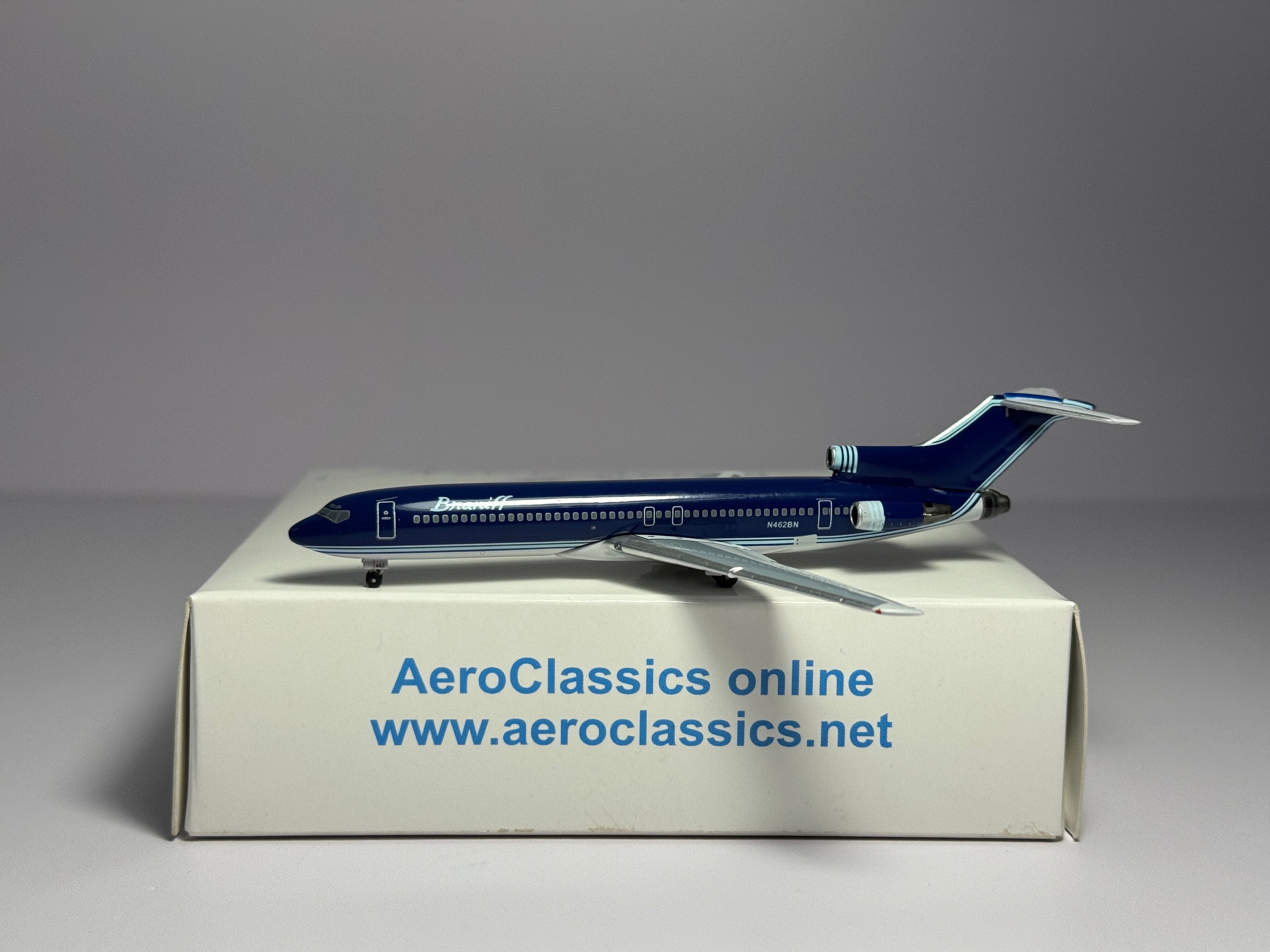 Aeroclassics 1:400 Braniff Boeing 727-200 N462BN Ultra Blue ACN462BN