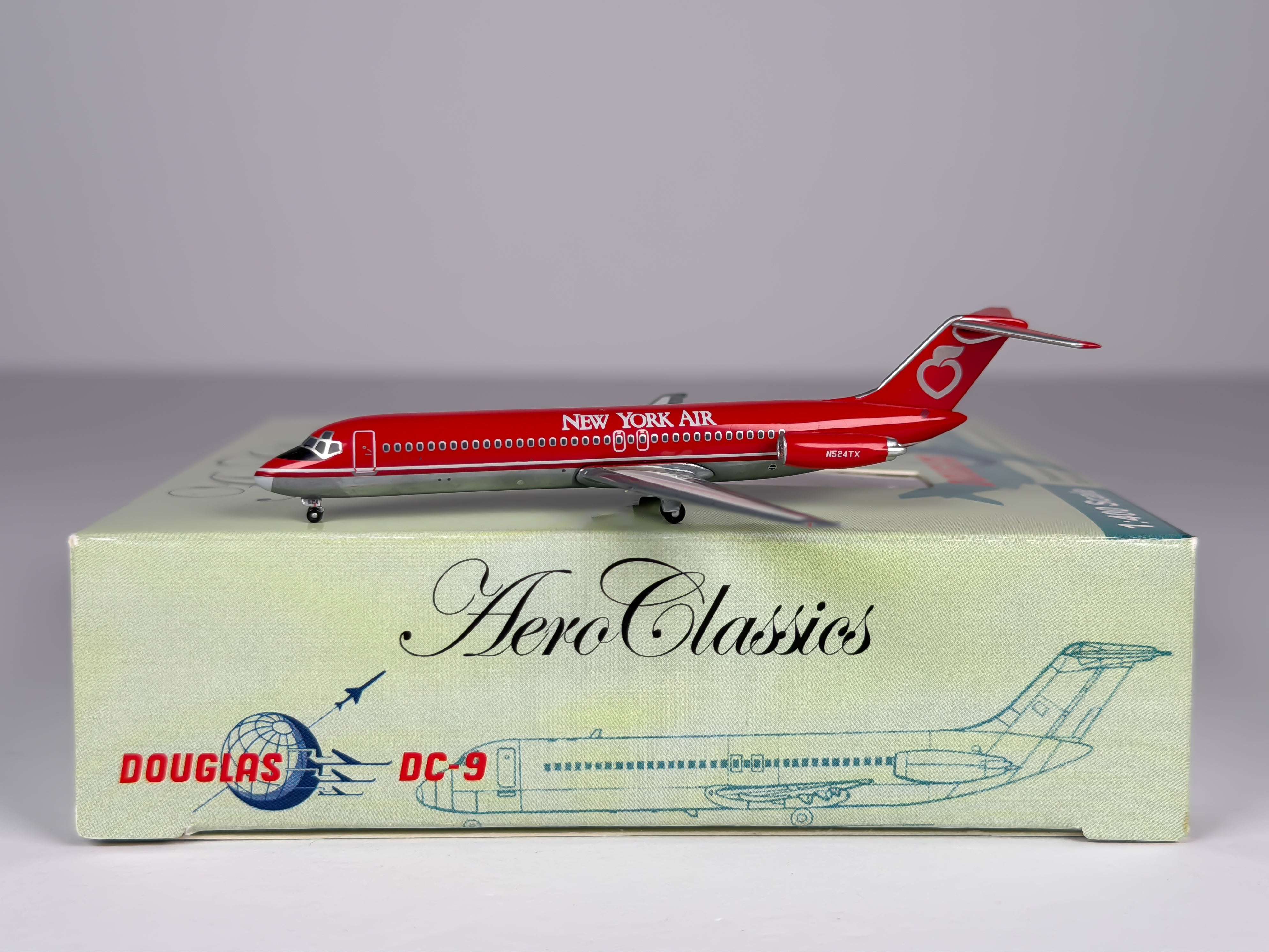 New York Air Douglas DC-9-30 1:400 Aeroclassics N524TX (ACN524TX)