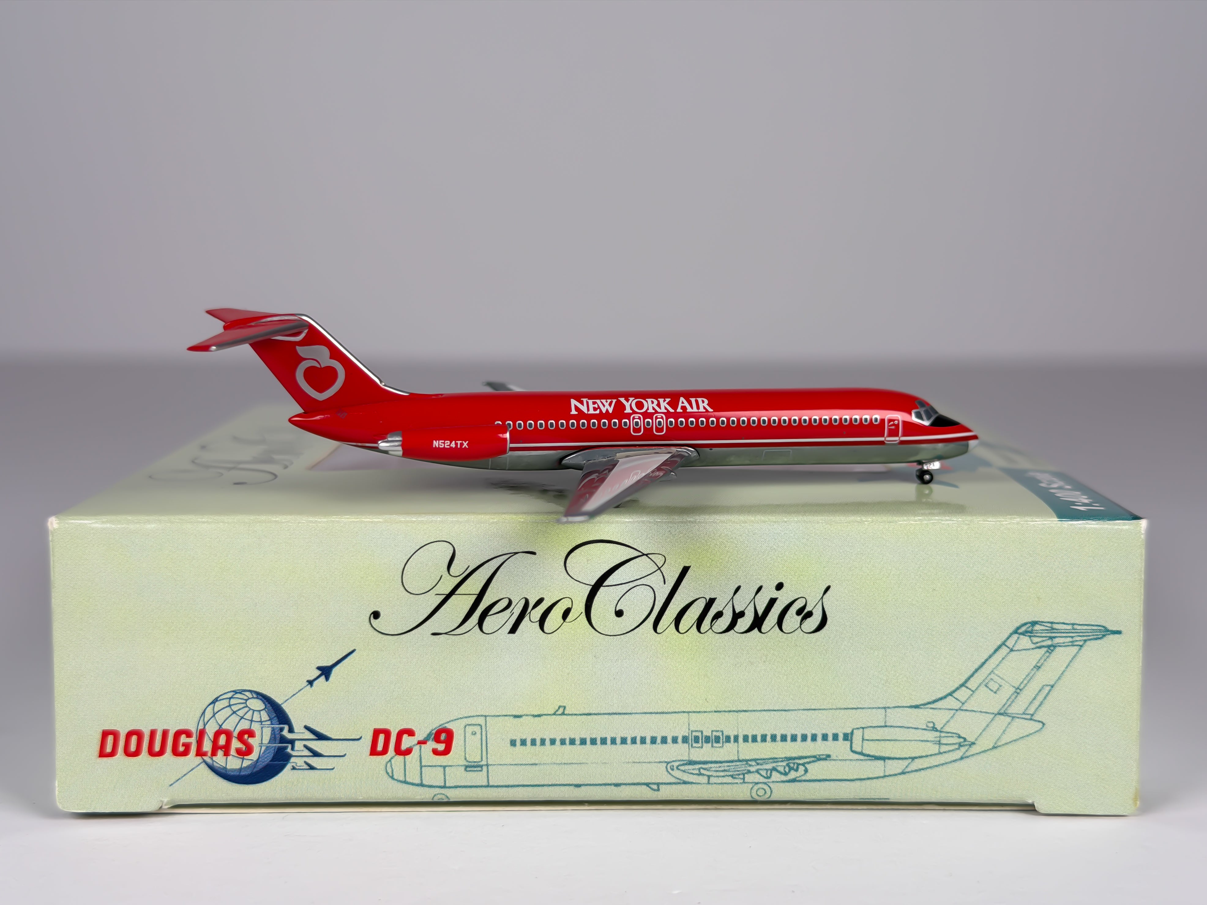 New York Air Douglas DC-9-30 1:400 Aeroclassics N524TX (ACN524TX)