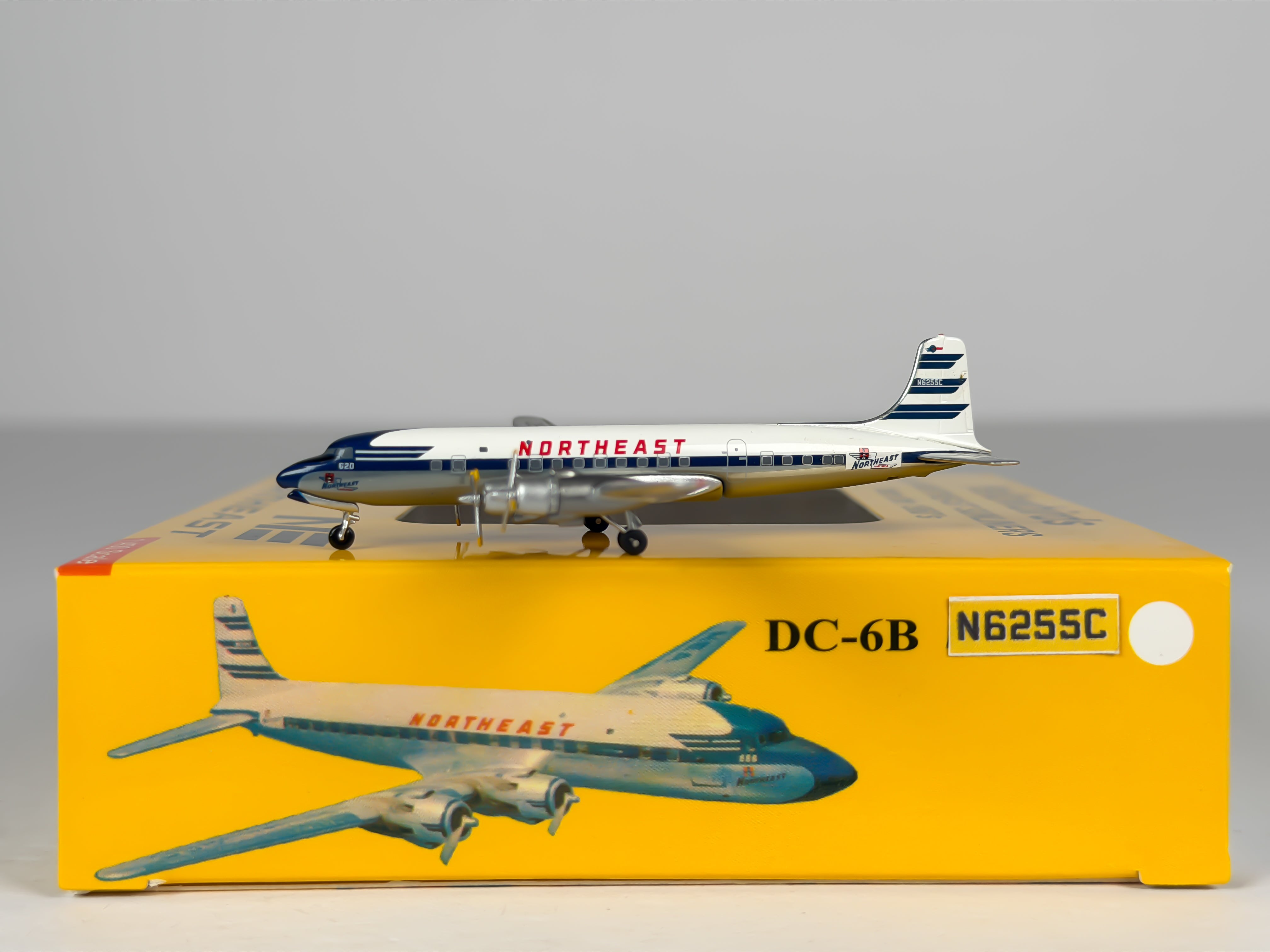 Northeast Airlines Douglas DC-6 1:400 Aeroclassics N6255C (ACN6255C)