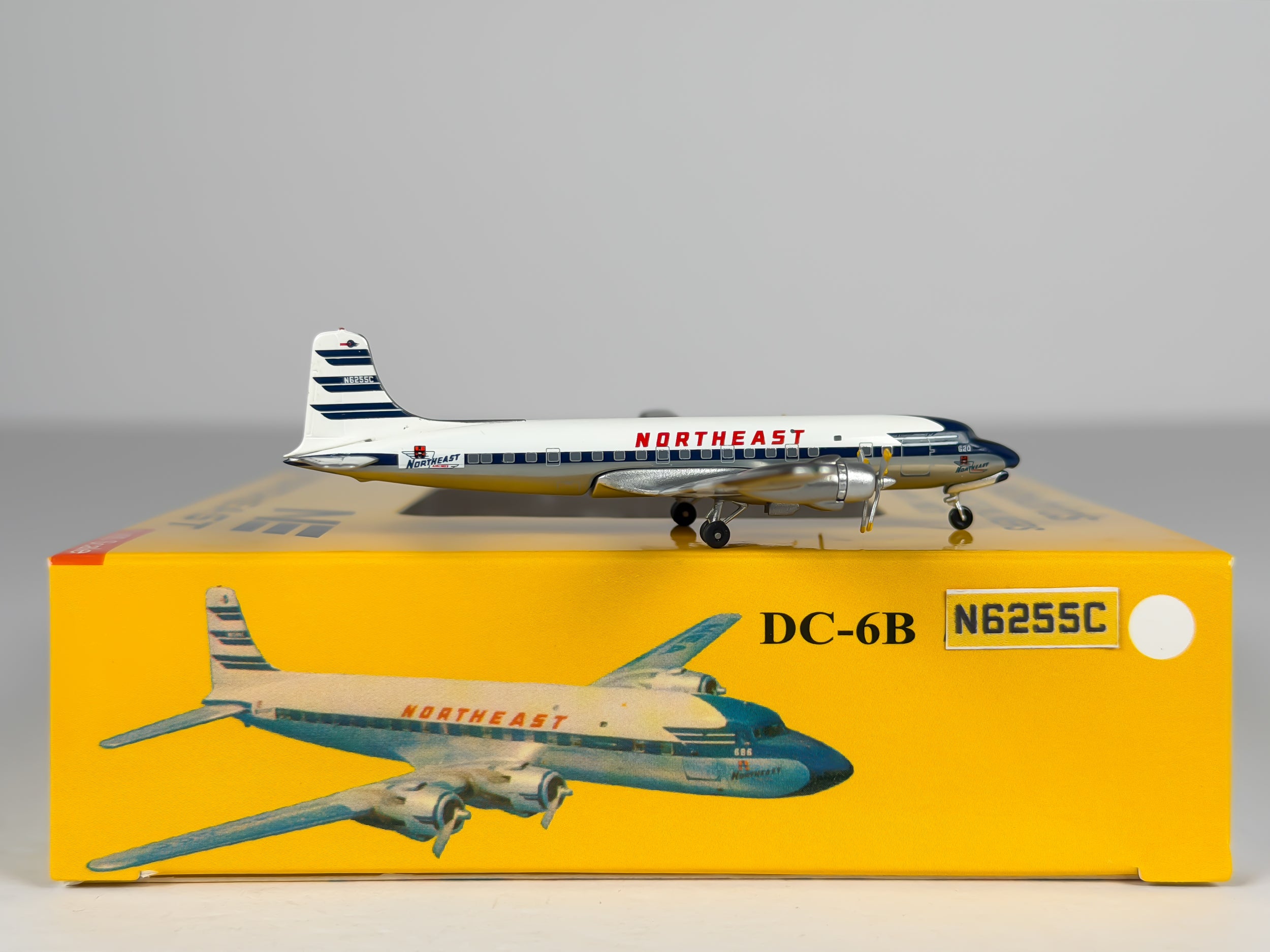 Northeast Airlines Douglas DC-6 1:400 Aeroclassics N6255C (ACN6255C)
