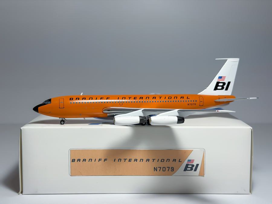 Braniff International Boeing 720 1:200 Aeroclassics N7079 (ACN7079)