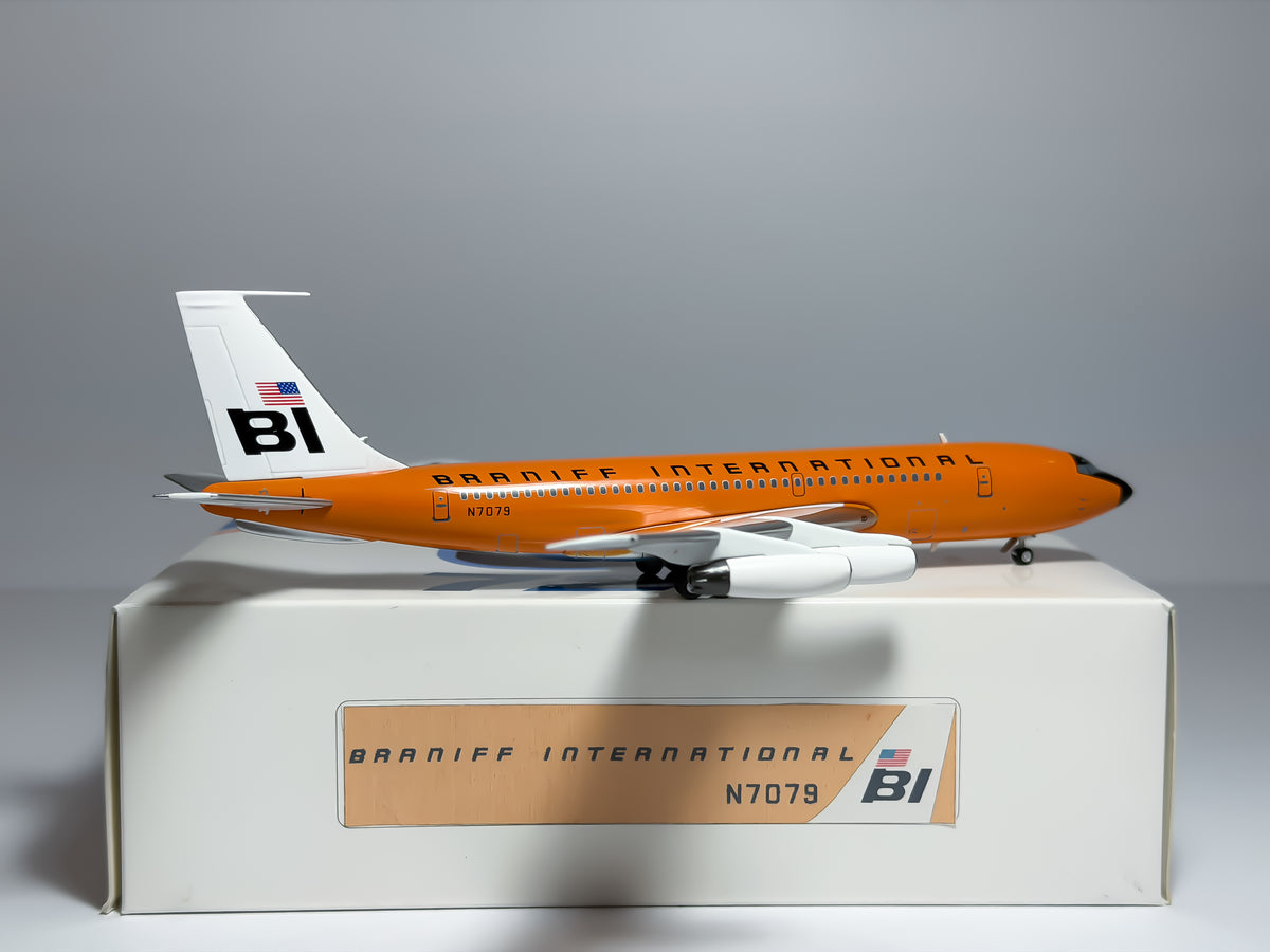Braniff International Boeing 720 1:200 Aeroclassics N7079 (ACN7079)