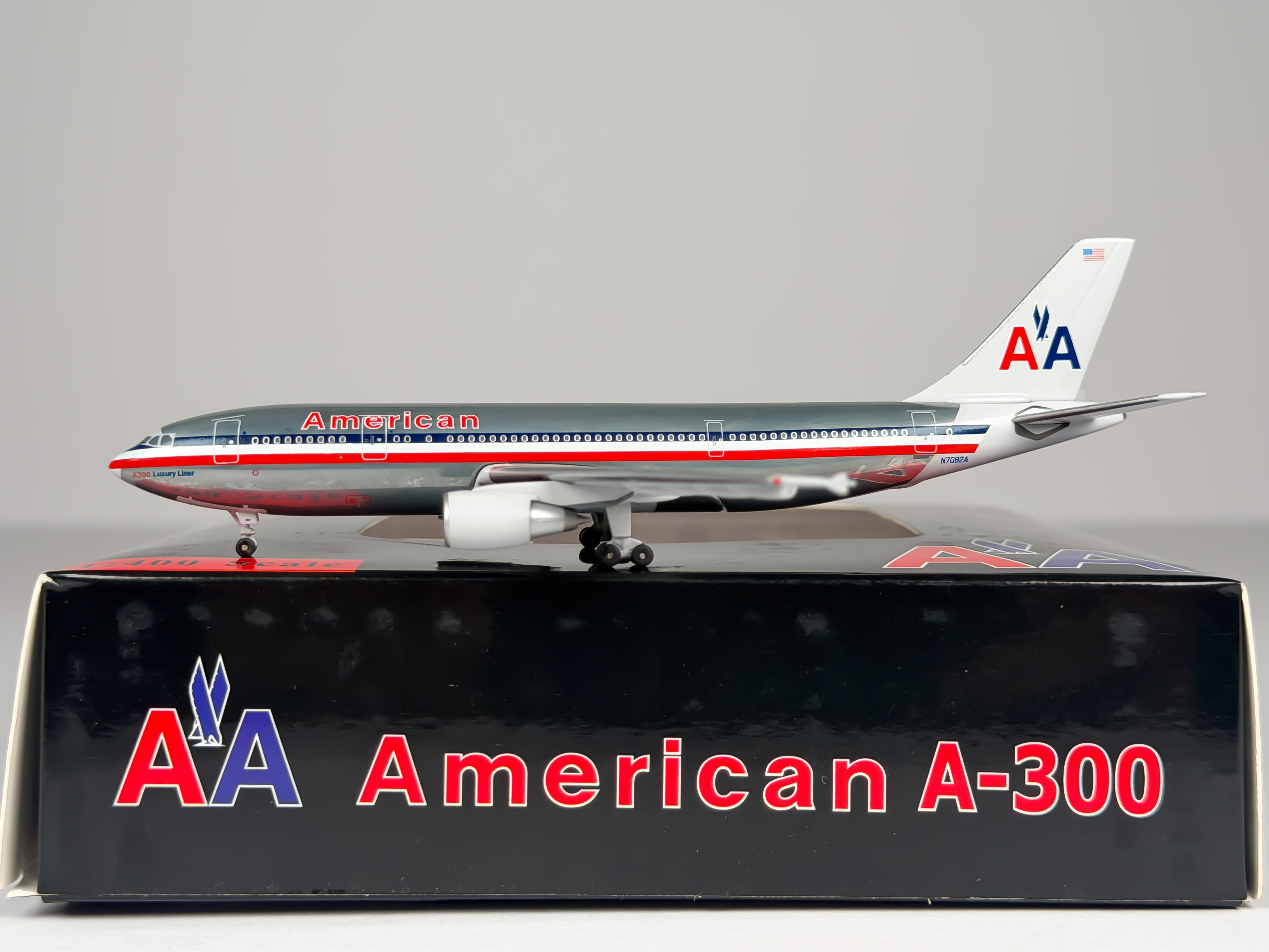 American Airlines Airbus A300 1:400 Aeroclassics N7082A (ACN7082A)