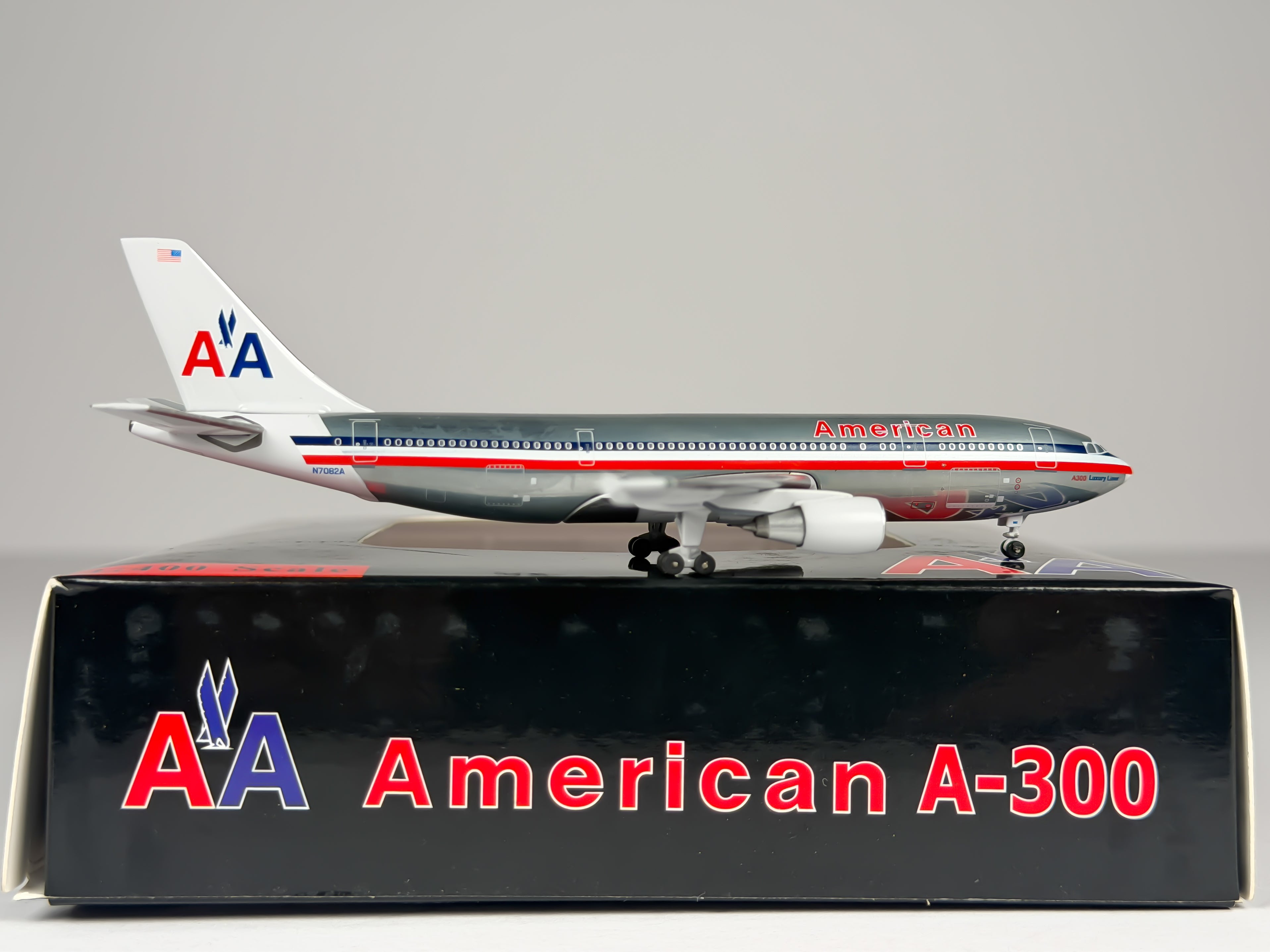 American Airlines Airbus A300 1:400 Aeroclassics N7082A (ACN7082A)