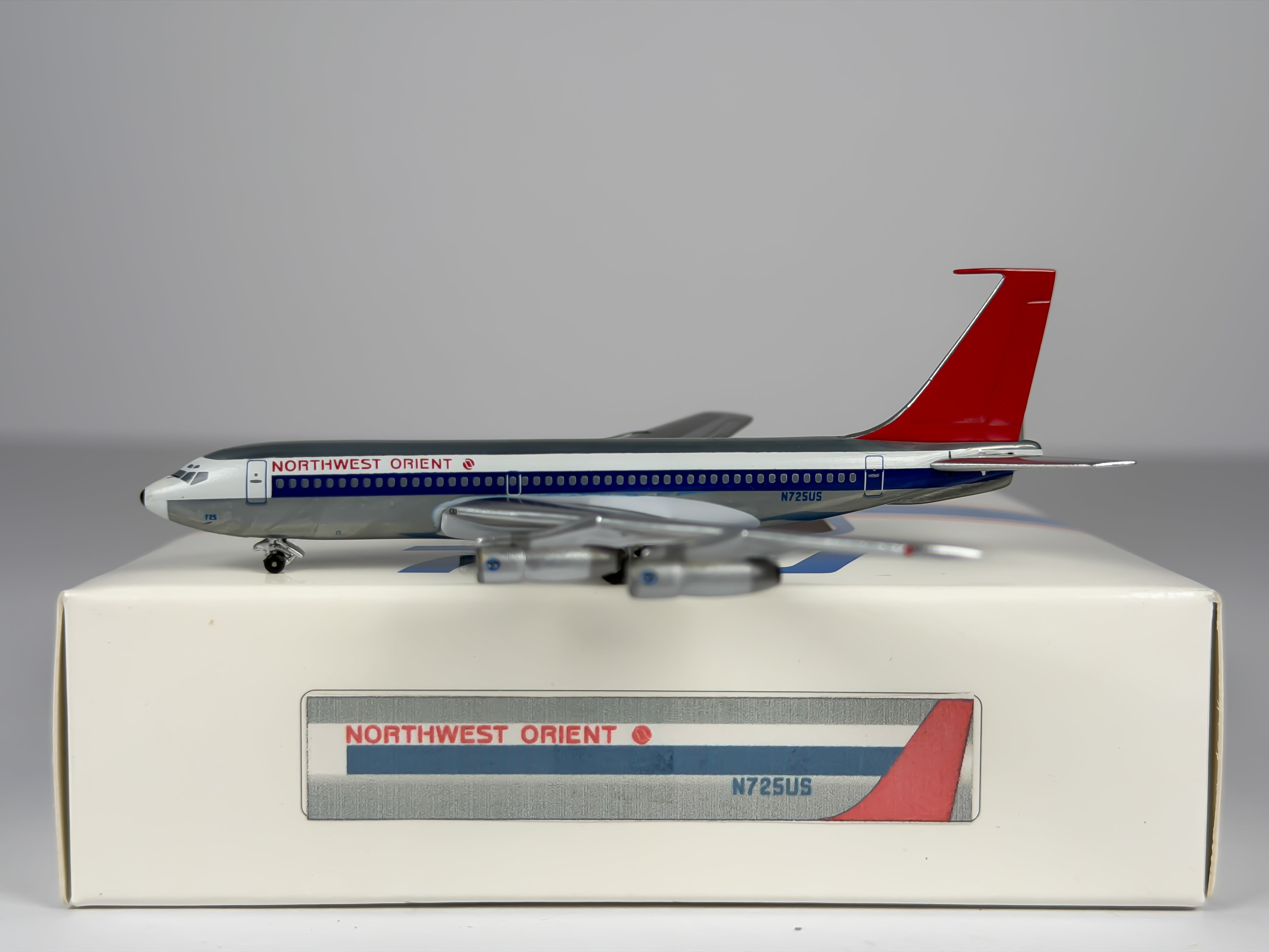 Northwest Airlines Boeing 720 1:400 Aeroclassics N725US (ACN725US)