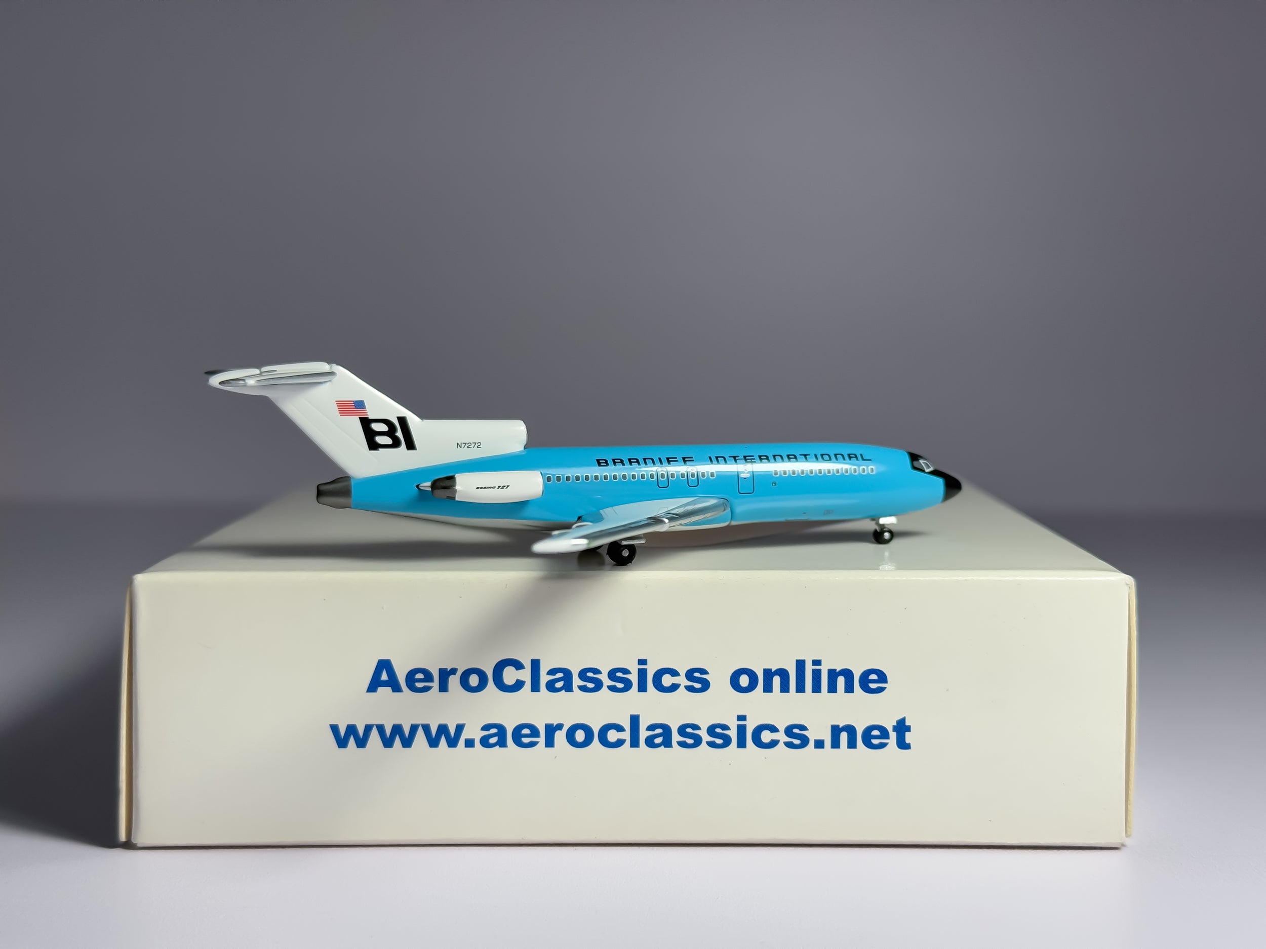 Braniff International Boeing 727-100 1:400 Aeroclassics N7272 (ACN7272)