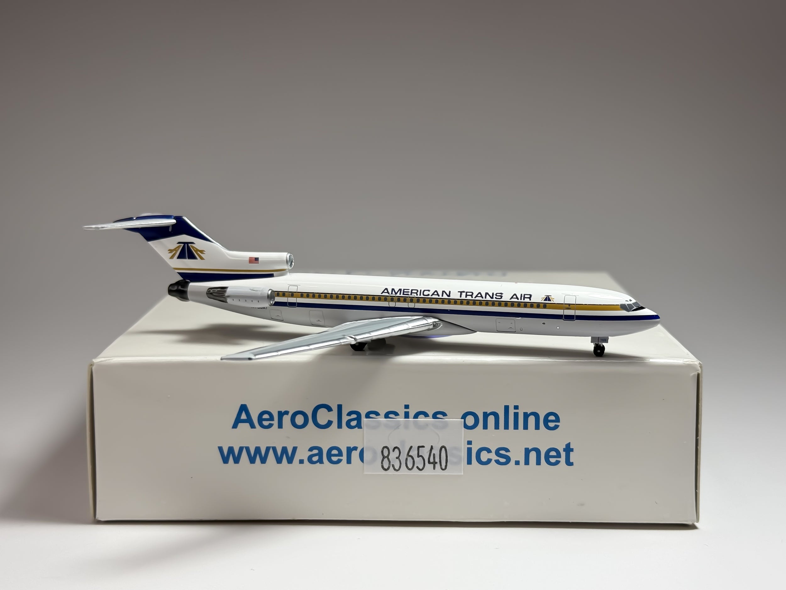 American Trans Air (ATA) Boeing 727-200 1:400 Aeroclassics N768AT (ACN768AT)