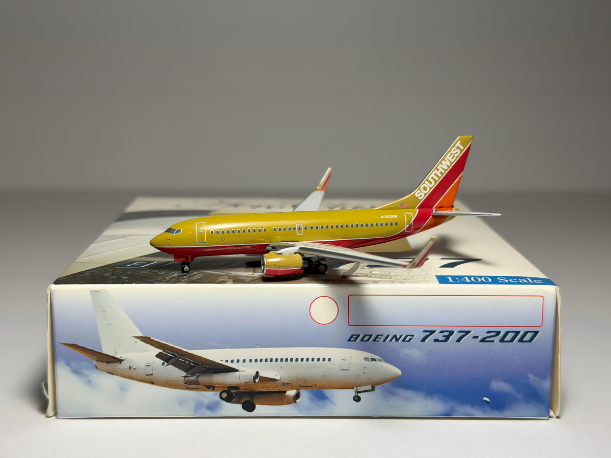 Southwest Airlines Boeing 737-700 1:400 Aeroclassics N792SW (ACN792SW)