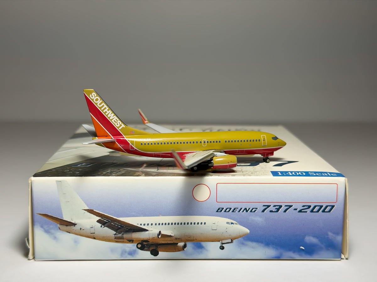 Southwest Airlines Boeing 737-700 1:400 Aeroclassics N792SW (ACN792SW)