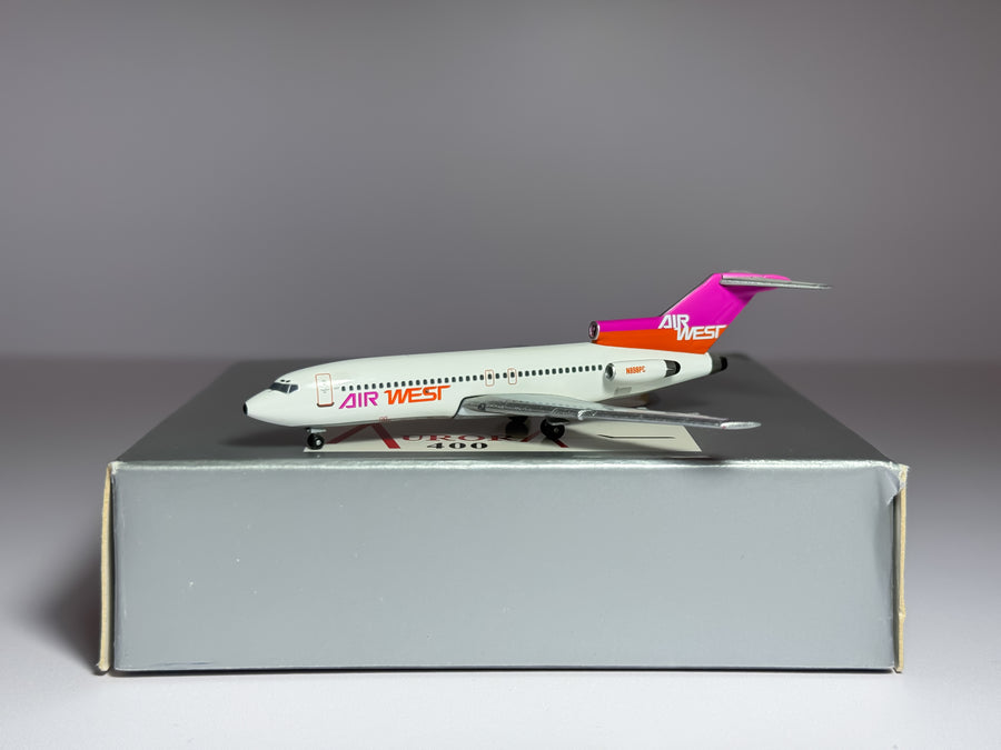 Air West Boeing 727-100 1:400 Aeroclassics N898PC (ACN898PC)