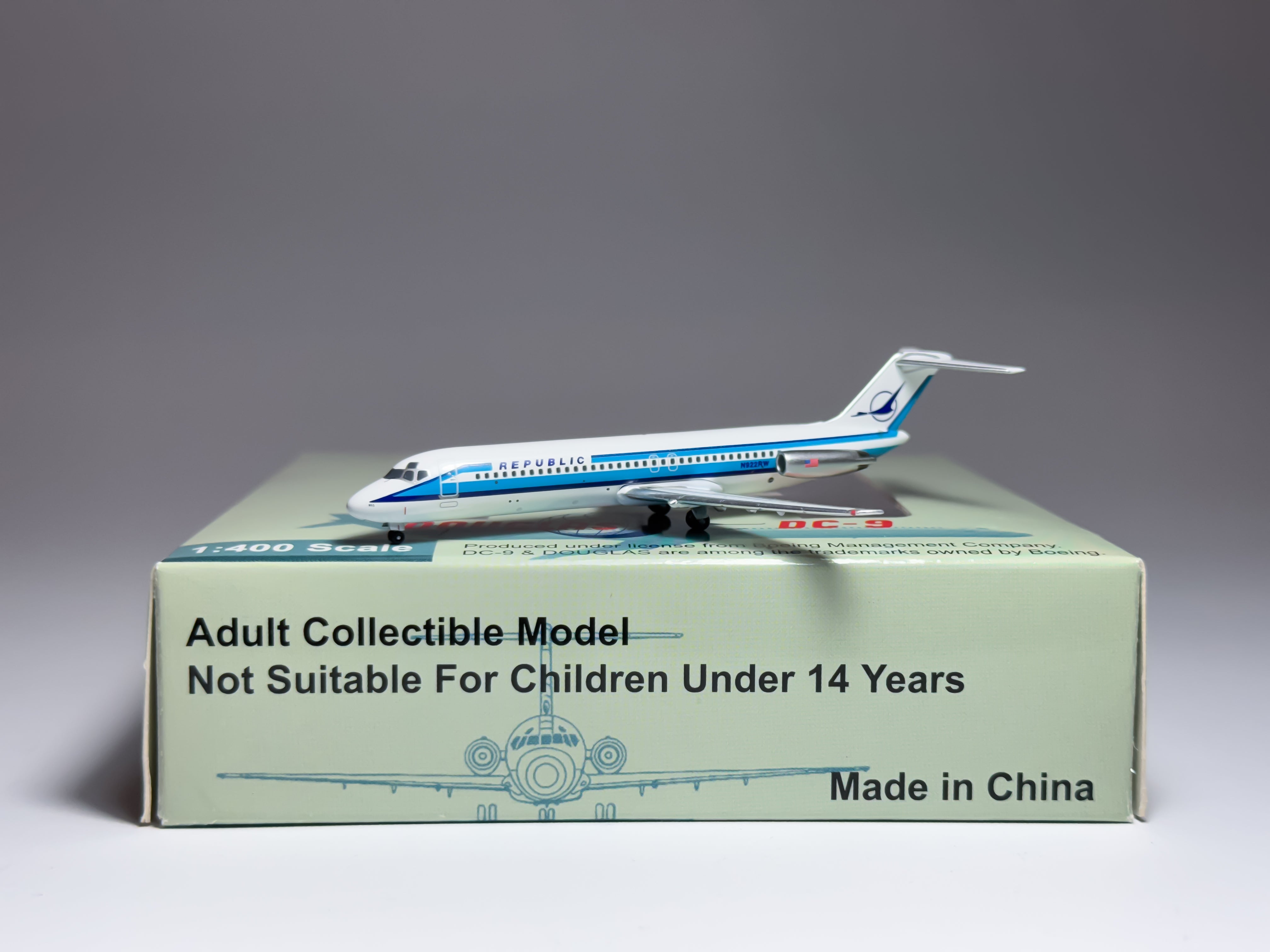 Republic Airlines Douglas DC-9-30 1:400 Aeroclassics N922RW (ACN922RW)