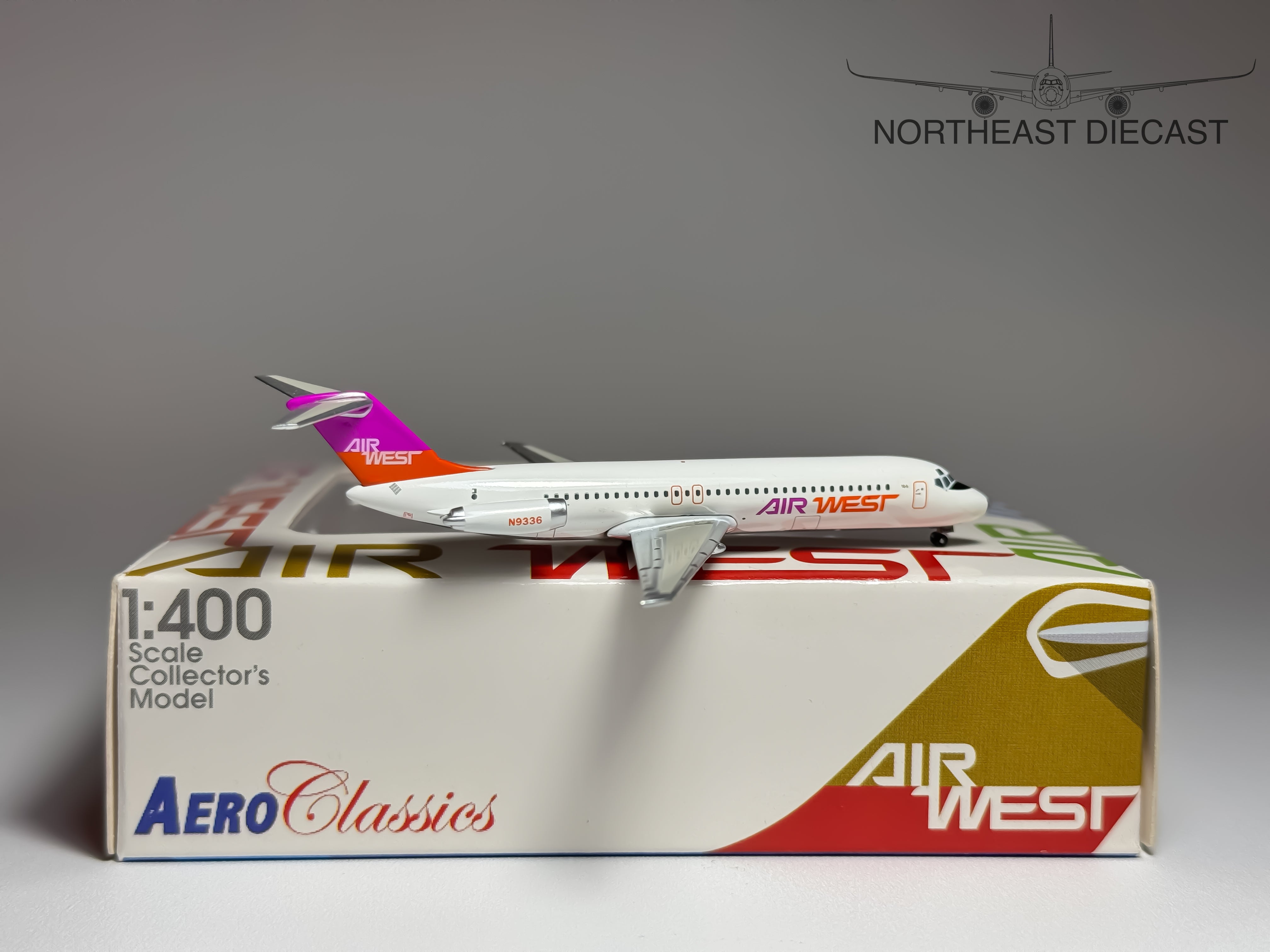 Air West Douglas DC-9-30 1:400 Aeroclassics N9336 (ACN9336)