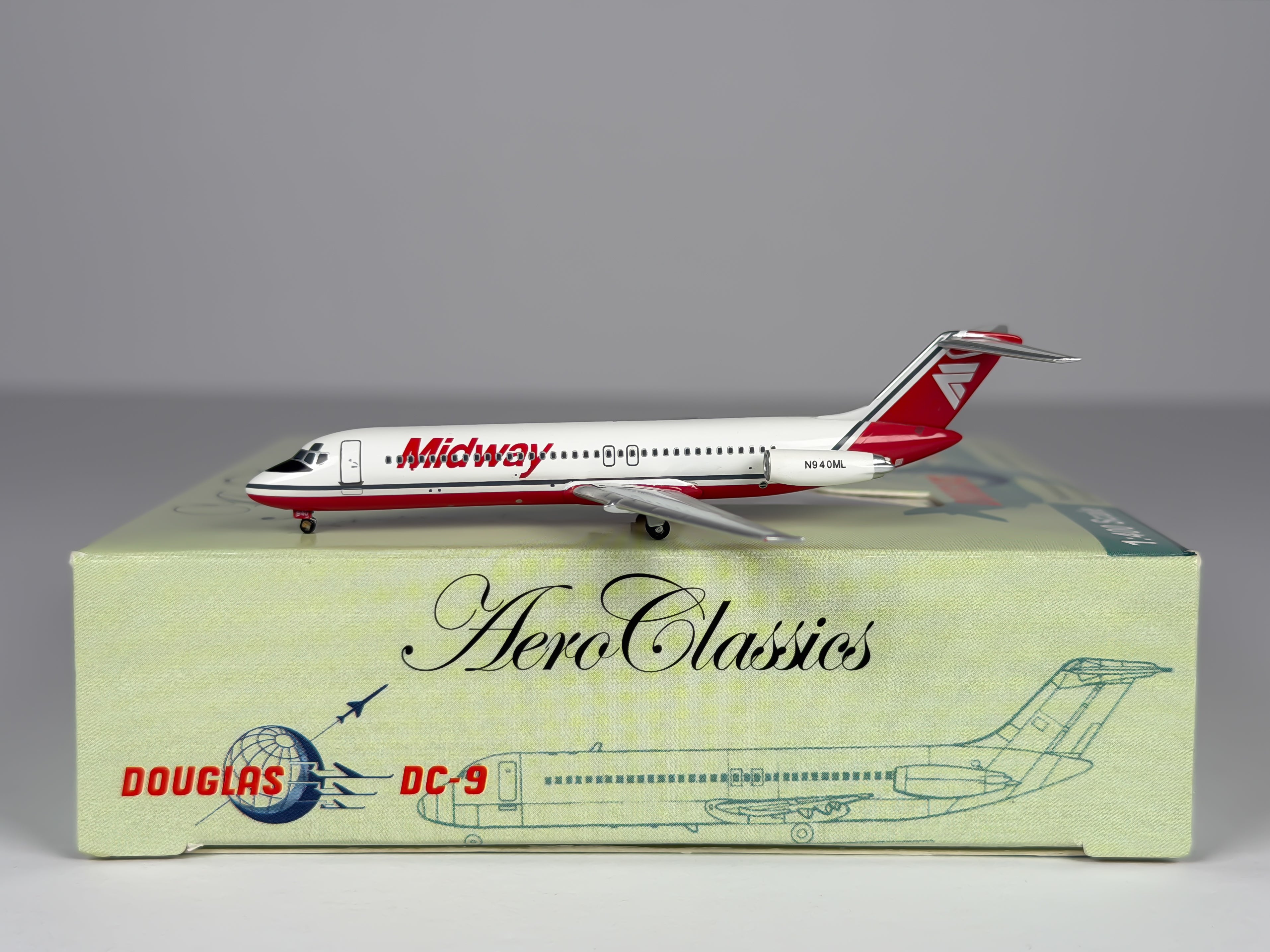 Midway Airlines Douglas DC-9-30 1:400 Aeroclassics N940ML (ACN940ML)