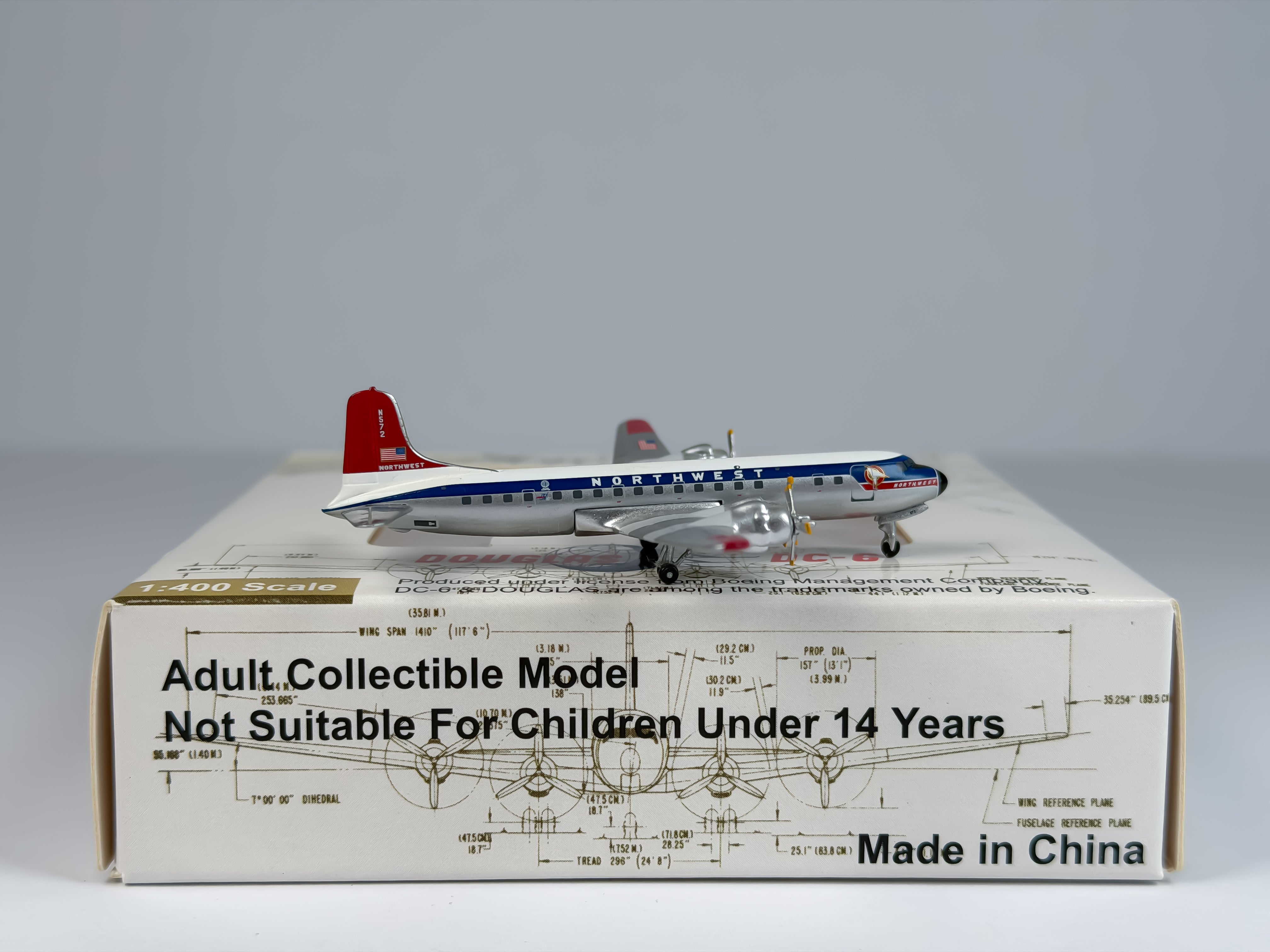 Northwest Airlines Douglas DC-6 1:400 Aeroclassics N572 (ACNWA075)