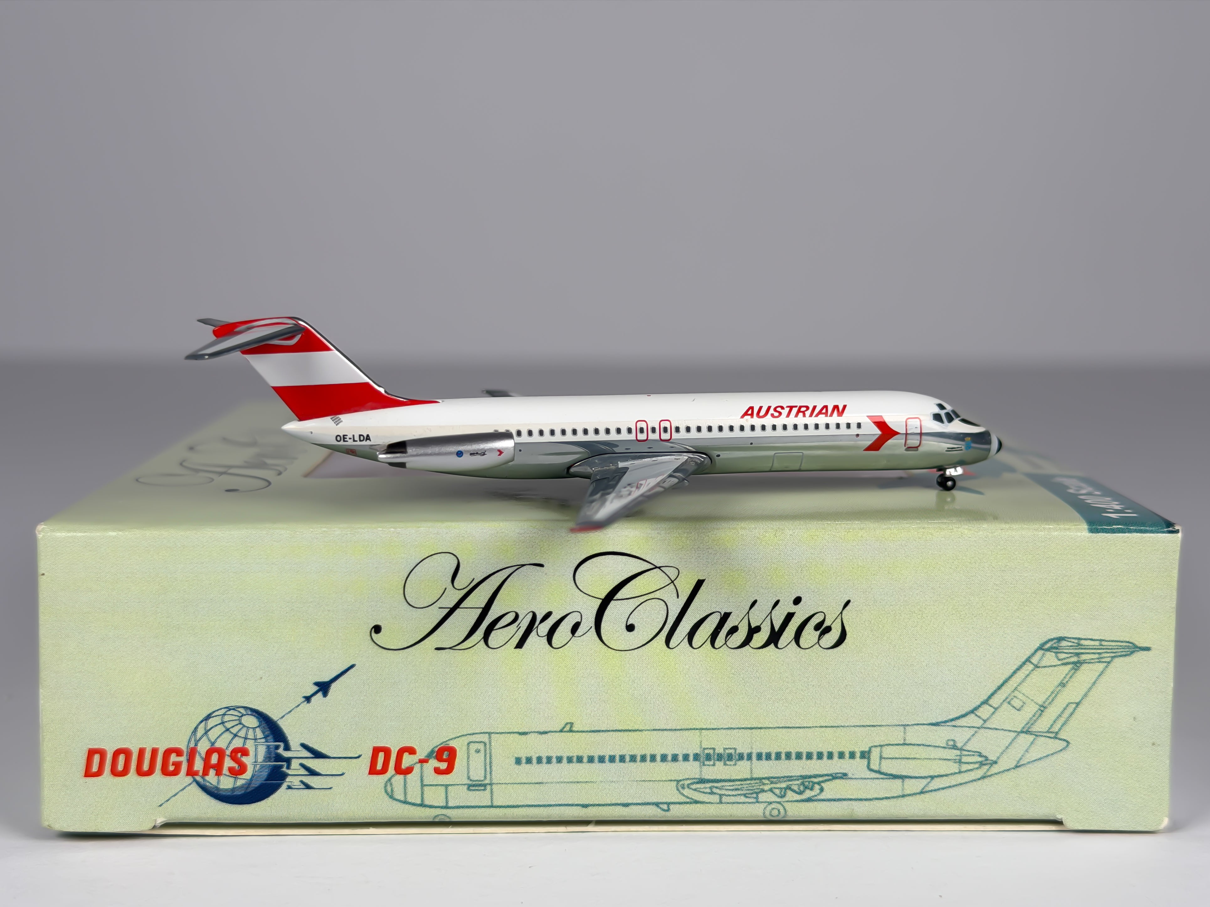 Austrian Airlines Douglas DC-9-30 1:400 Aeroclassics OE-LDA (ACOELDA)