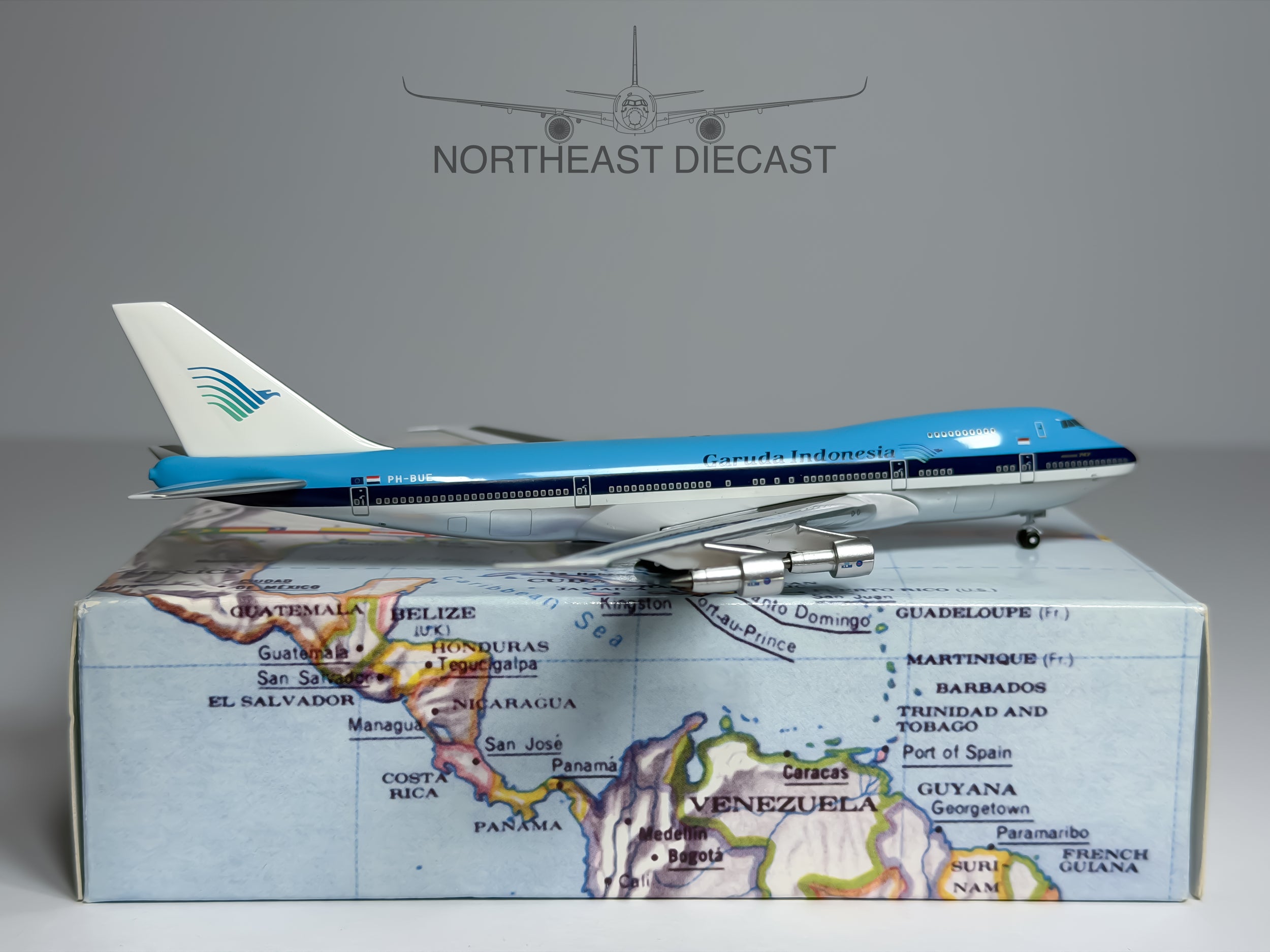Garuda Indonesia Boeing 747-200 1:400 Aeroclassics PH-BUE (ACPHBUE)