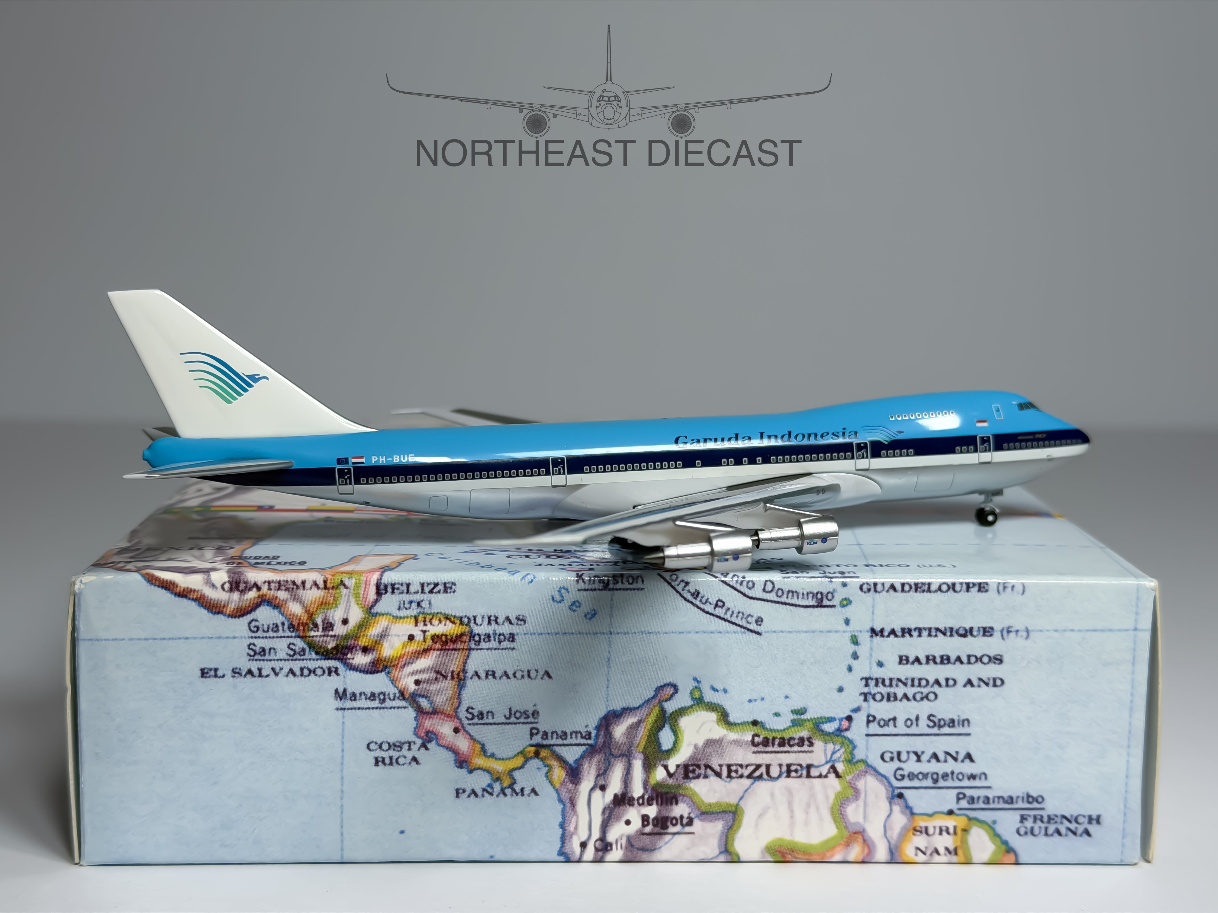 Garuda Indonesia Boeing 747-200 1:400 Aeroclassics PH-BUE (ACPHBUE)
