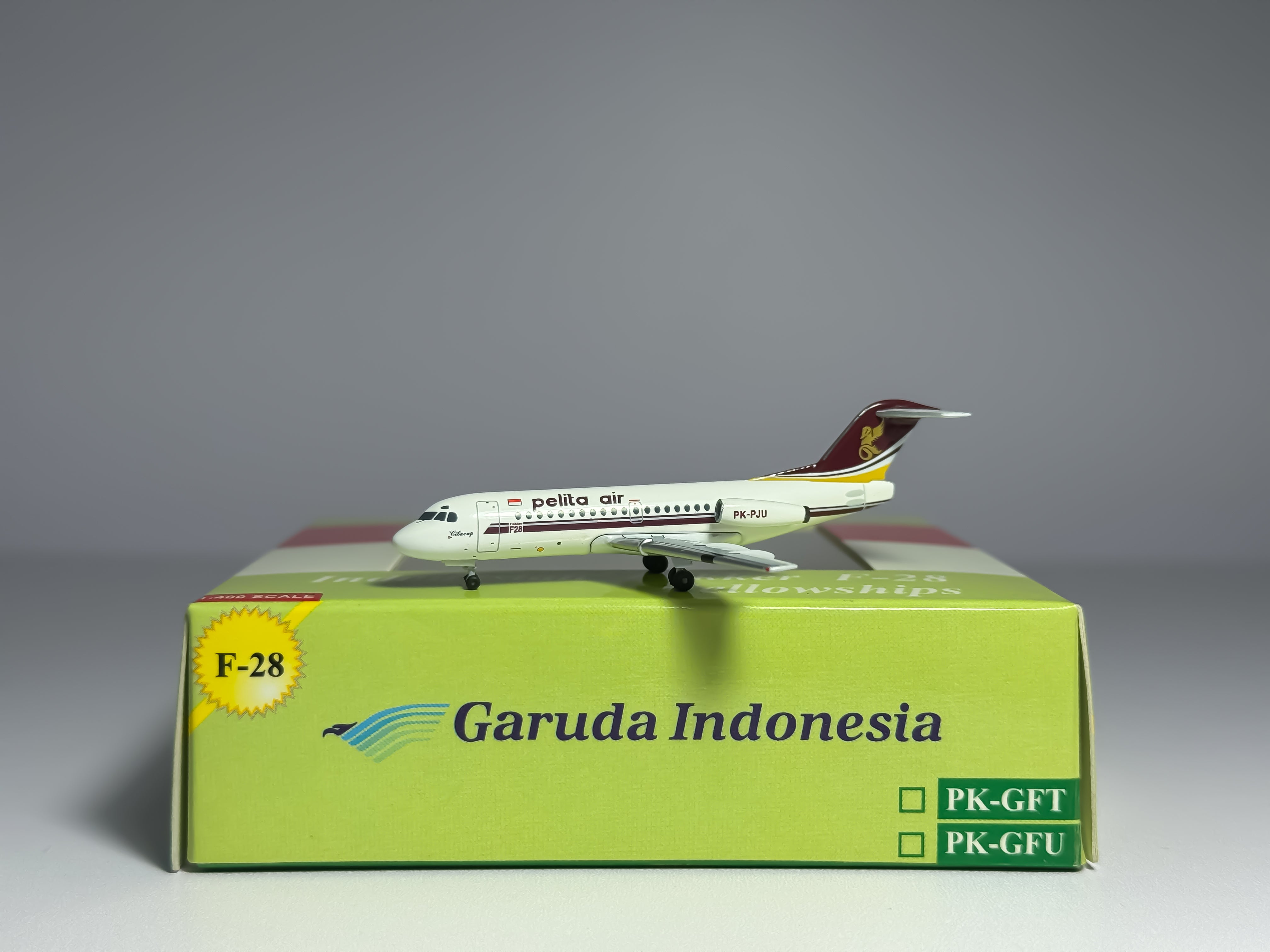Pelita Air Fokker F-28 1:400 Aeroclassics PK-PJU (ACPKPJU)