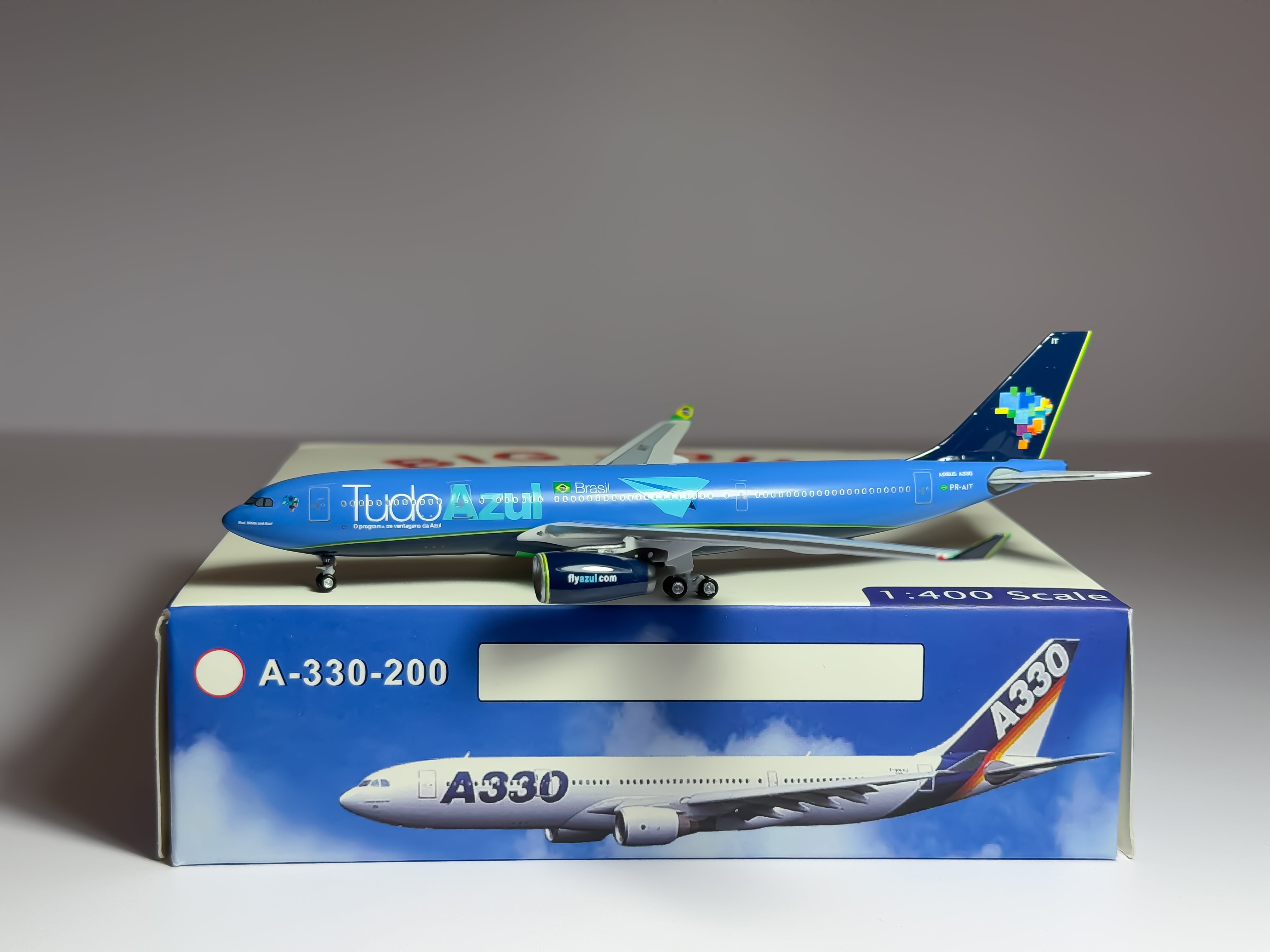 Azul Brazilian Airlines Airbus A330-200 1:400 Aeroclassics PR-AIT (ACPRAIT)