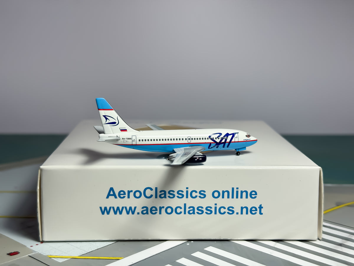 SAT Airlines Boeing 737-200 1:400 Aeroclassics RA-73005 (ACRA73005)