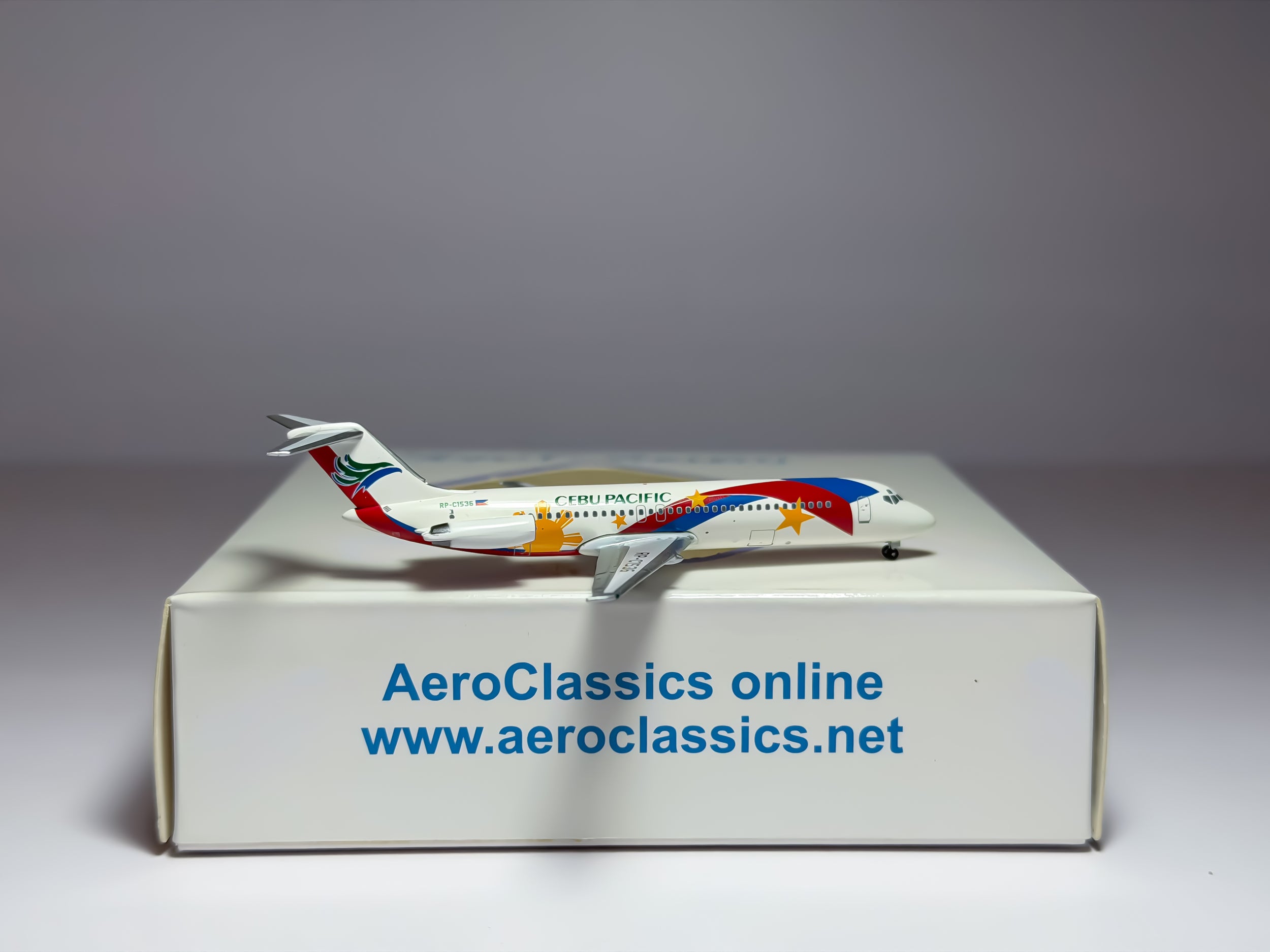 Cebu Pacific Douglas DC-9-30 1:400 Aeroclassics RP-C1536 (ACRPC1536)