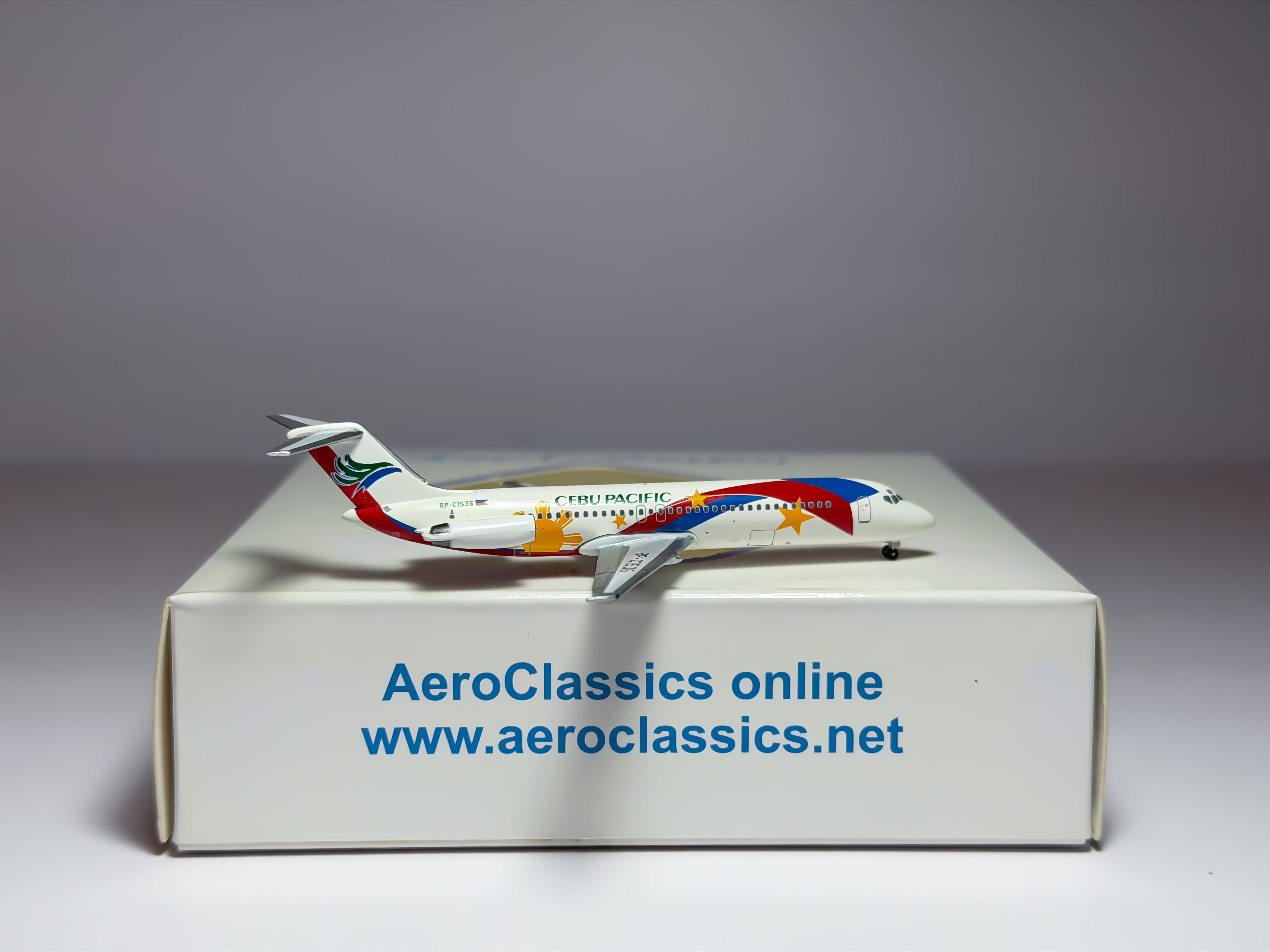 Cebu Pacific Douglas DC-9-30 1:400 Aeroclassics RP-C1536 (ACRPC1536)