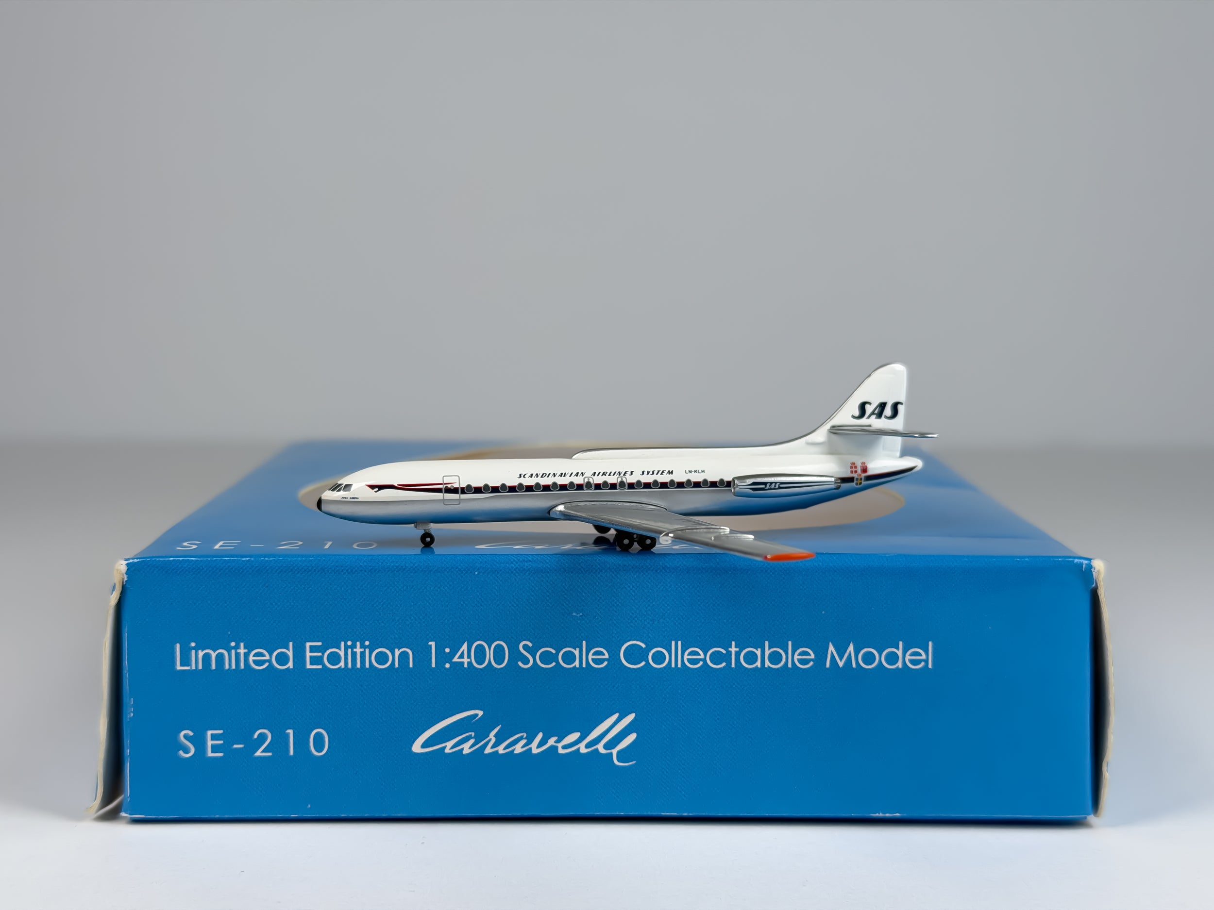 Scandinavian Airlines (SAS) Sud Aviation SE-210 Caravelle 1:400 Aeroclassics LN-KLH (ACSASCAR)