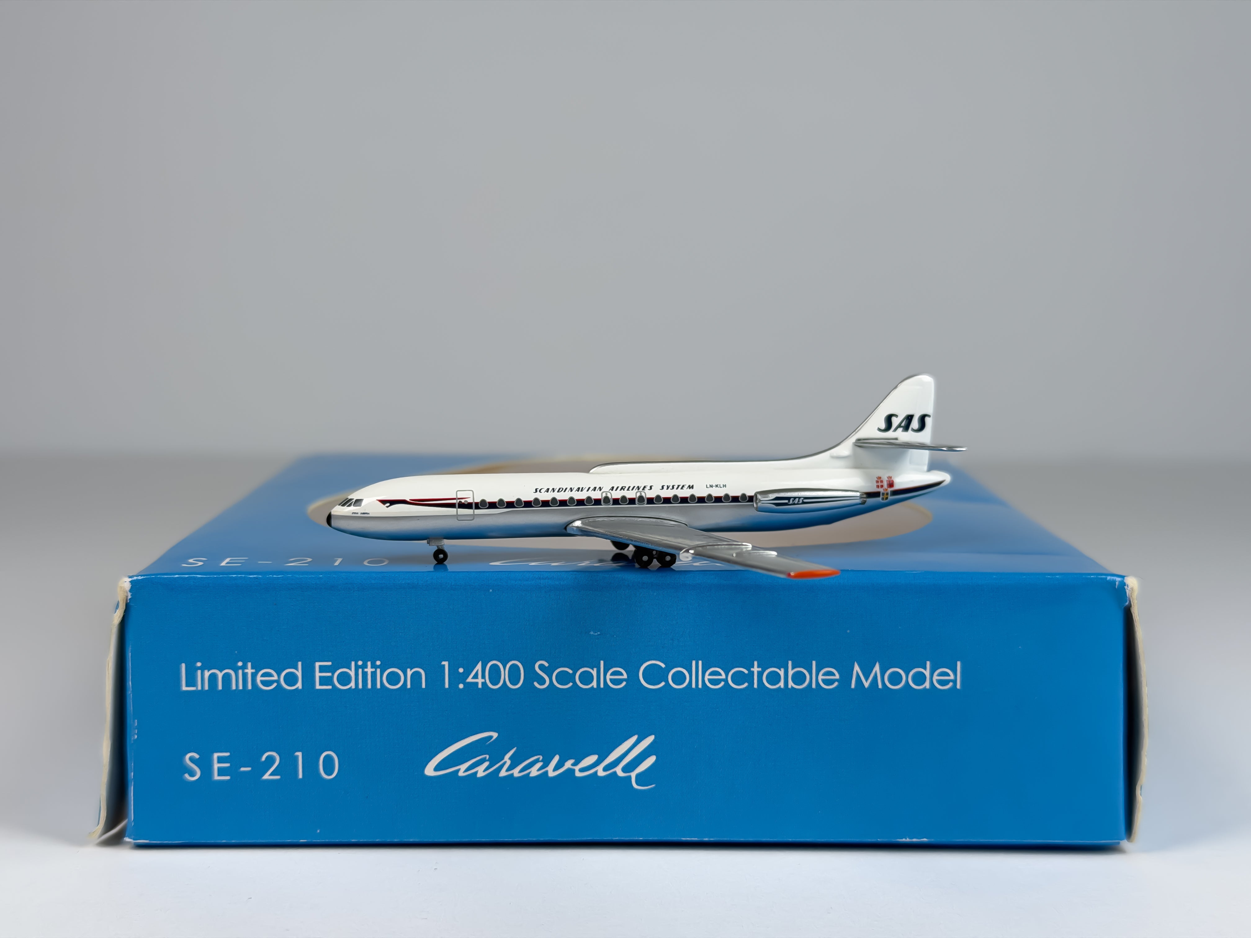 Scandinavian Airlines (SAS) Sud Aviation SE-210 Caravelle 1:400 Aeroclassics LN-KLH (ACSASCAR)