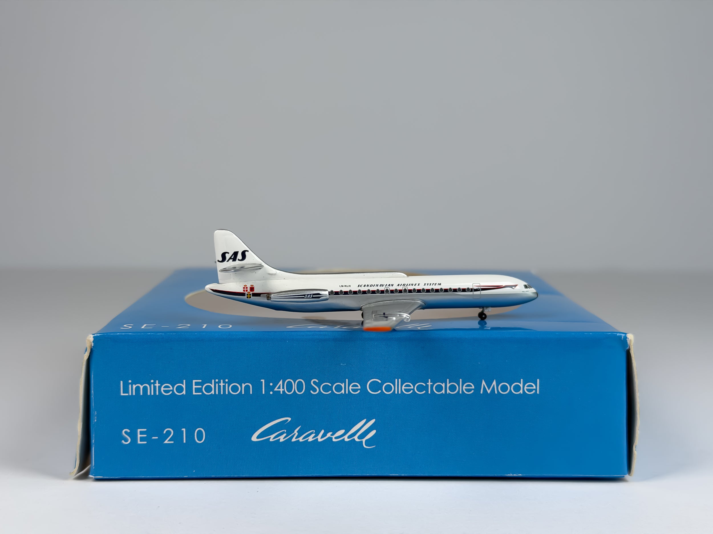 Scandinavian Airlines (SAS) Sud Aviation SE-210 Caravelle 1:400 Aeroclassics LN-KLH (ACSASCAR)