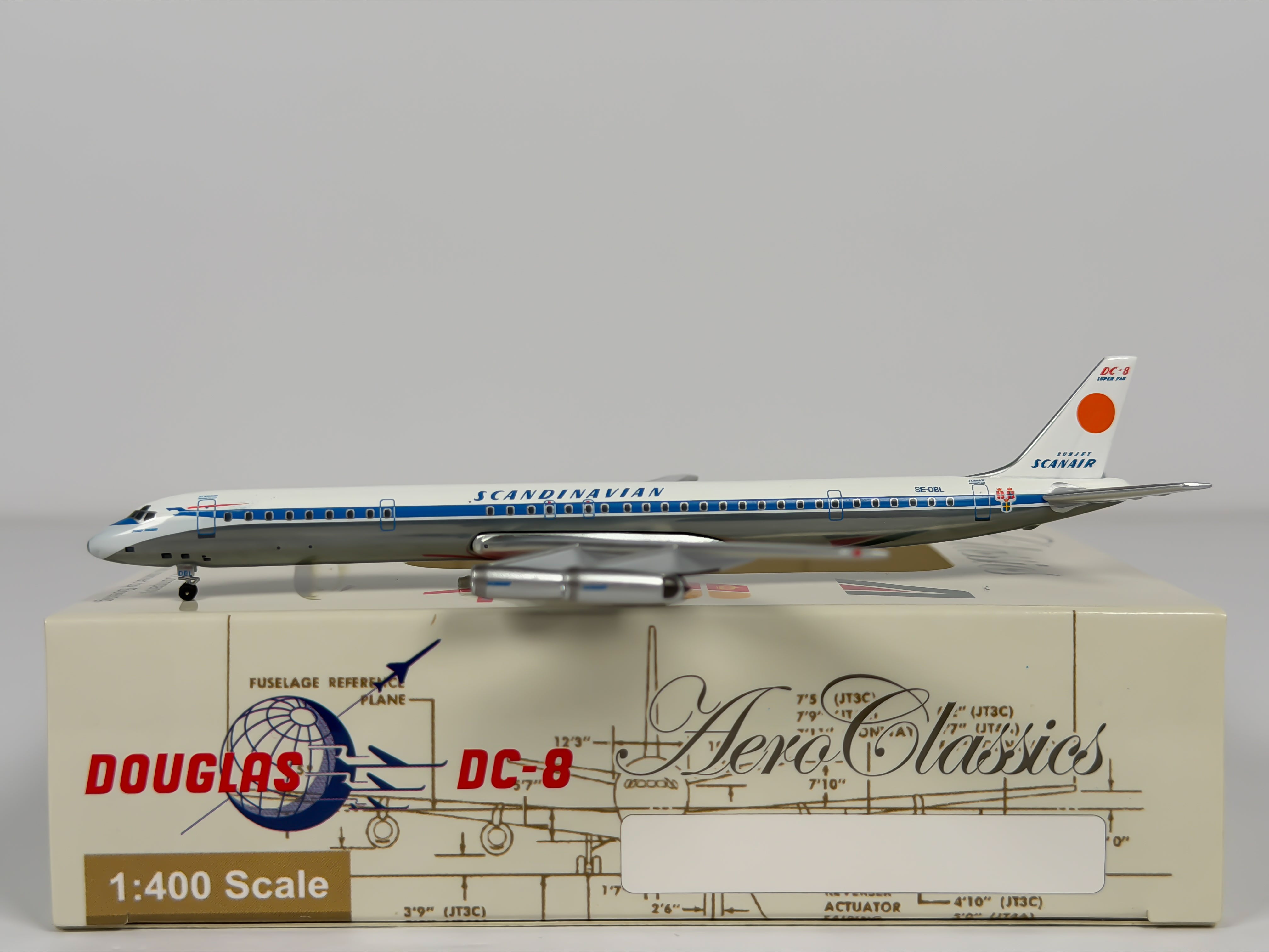 Scandinavian Airlines (SAS) Douglas DC-8-63 1:400 Aeroclassics SE-DBL (ACSCA0608)