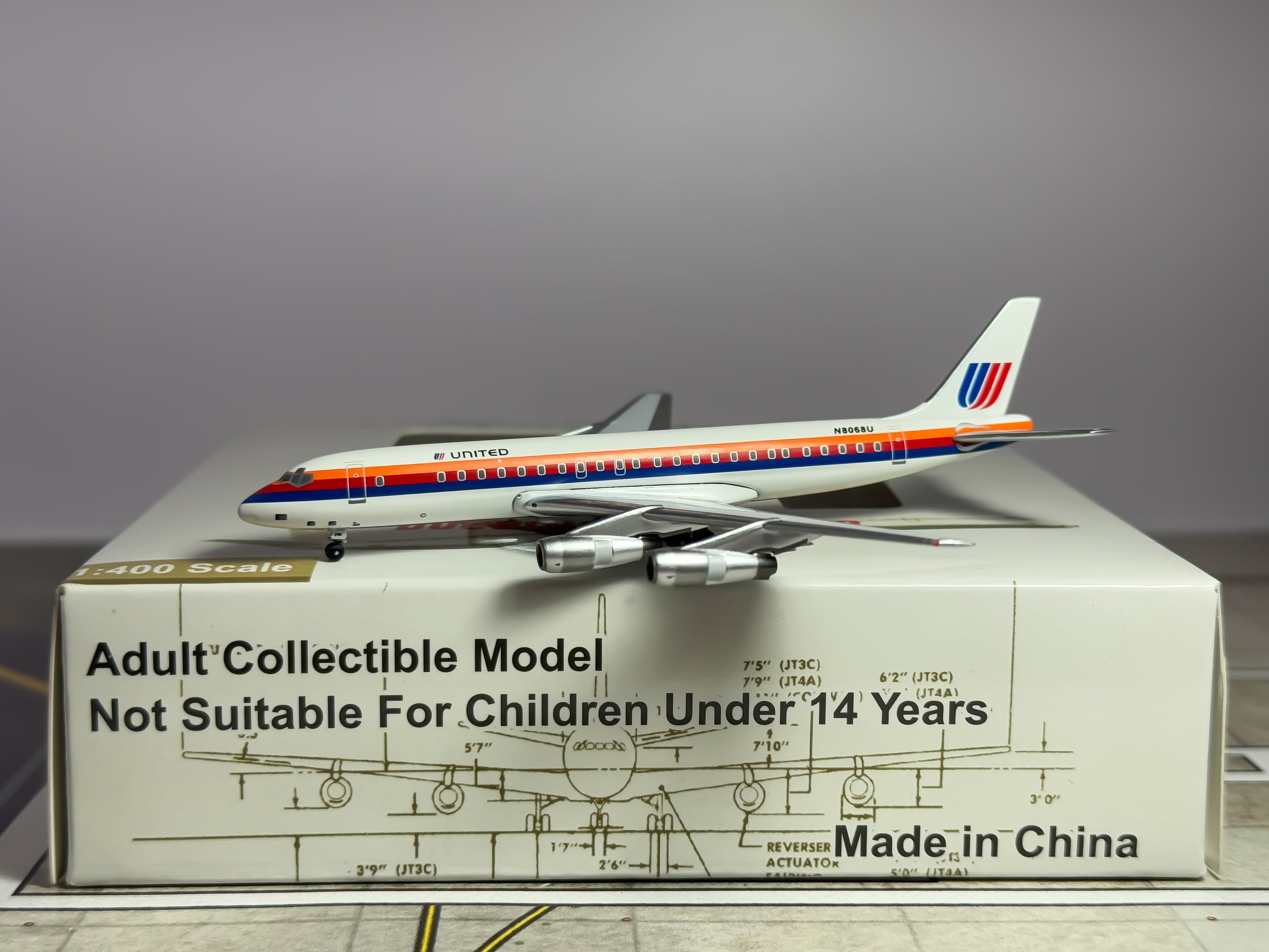 United Airlines Douglas DC-8-50 1:400 Aeroclassics N8068U (ACUAL0213)