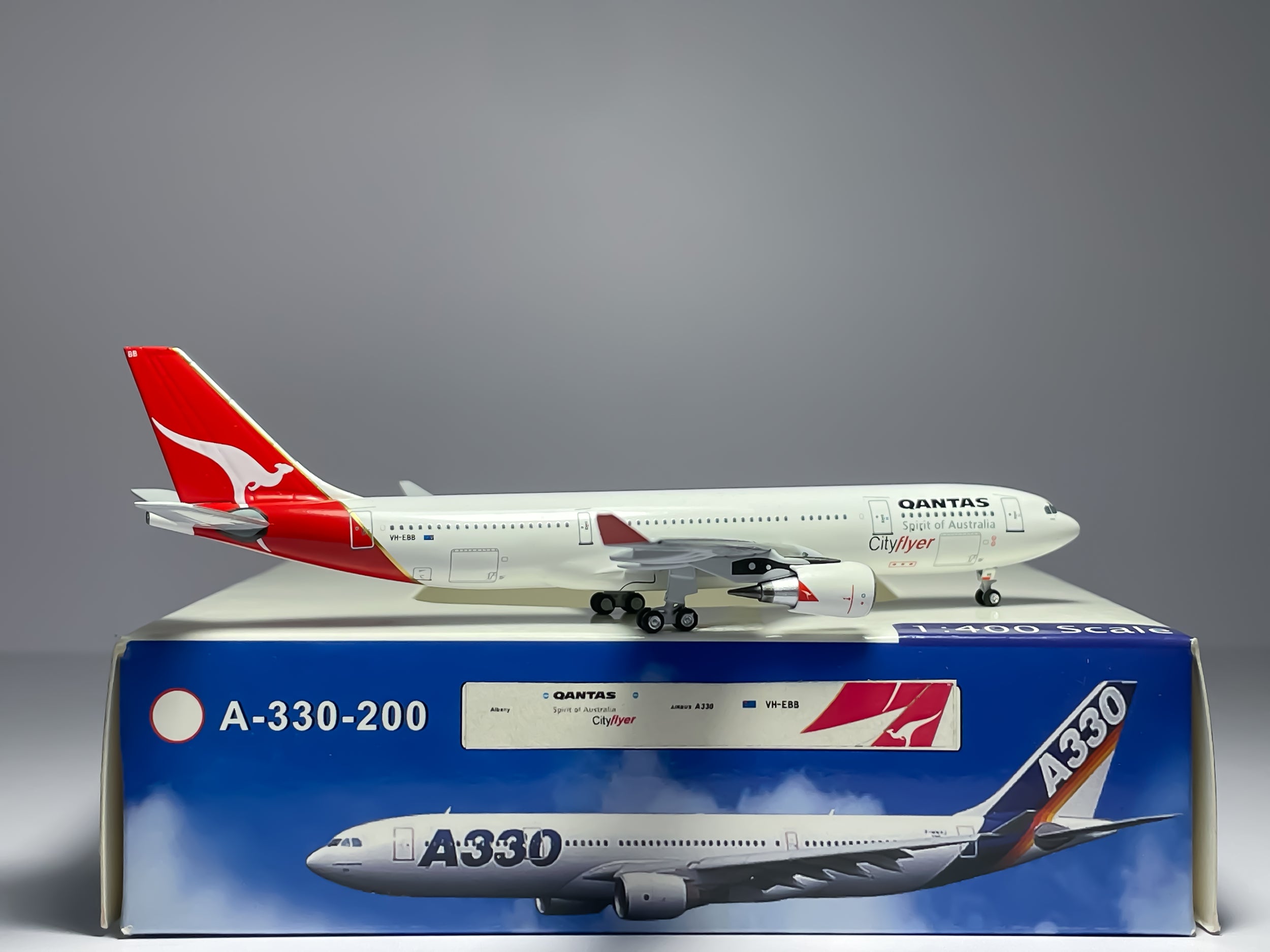 Qantas Airways Airbus A330-200 1:400 Aeroclassics VH-EBB (ACVHEBB)