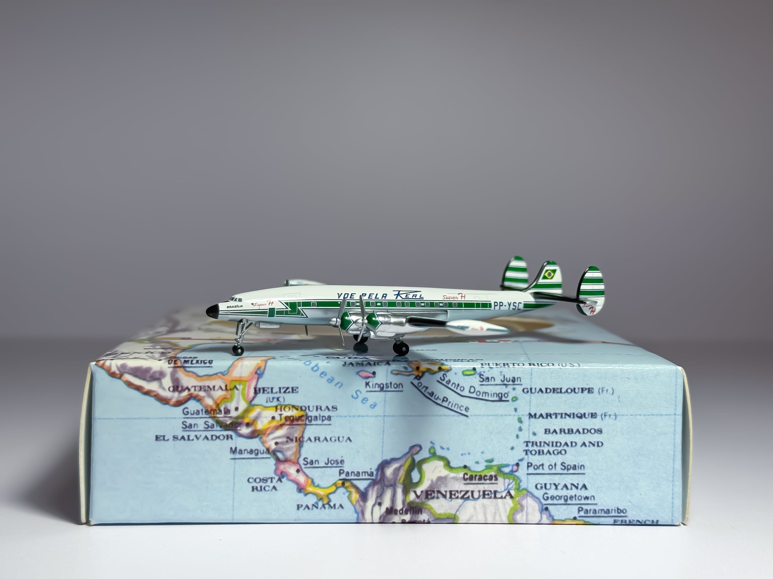 Real Transportes Aéreos Lockheed L-1049 1:400 Aeroclassics PP-YSC (ACVPR103)